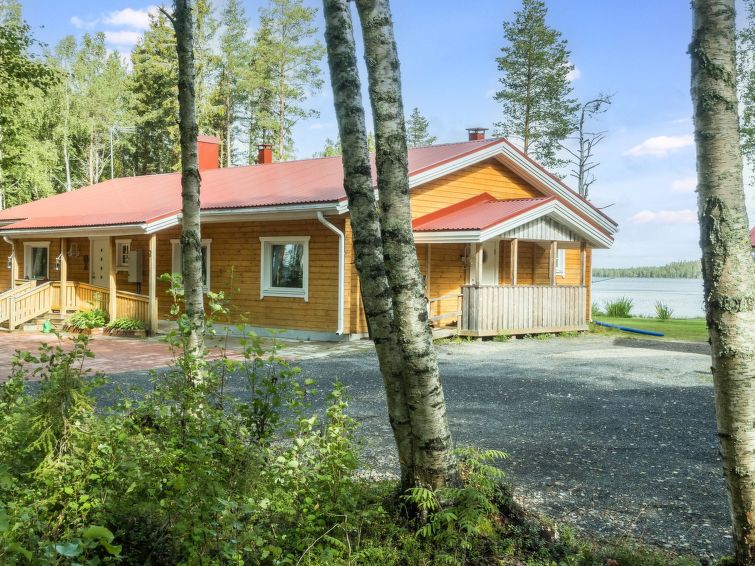 Well-equipped house on a flat lawn plot in Simojärvi, also suitable for the people with disabilities. Fishing spots and state owned hunting areas nearby.

30 km to the northeast from the center of ..