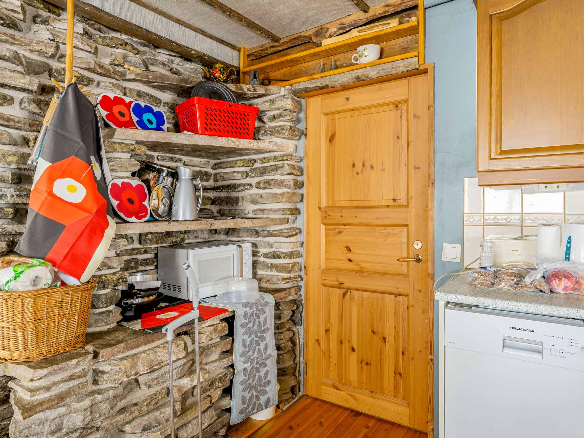 Kivalikkolampi - Inside