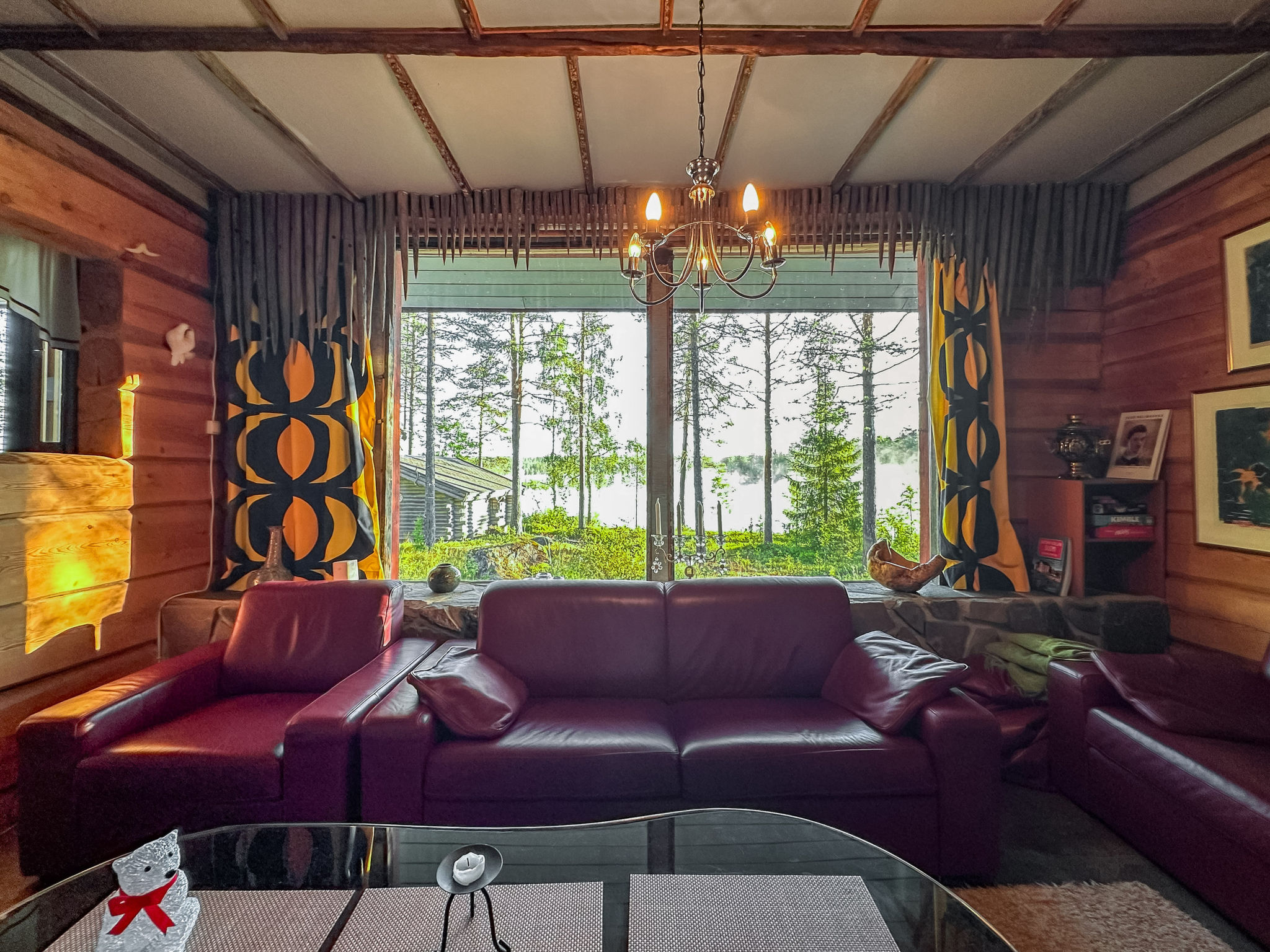 Kivalikkolampi - Inside