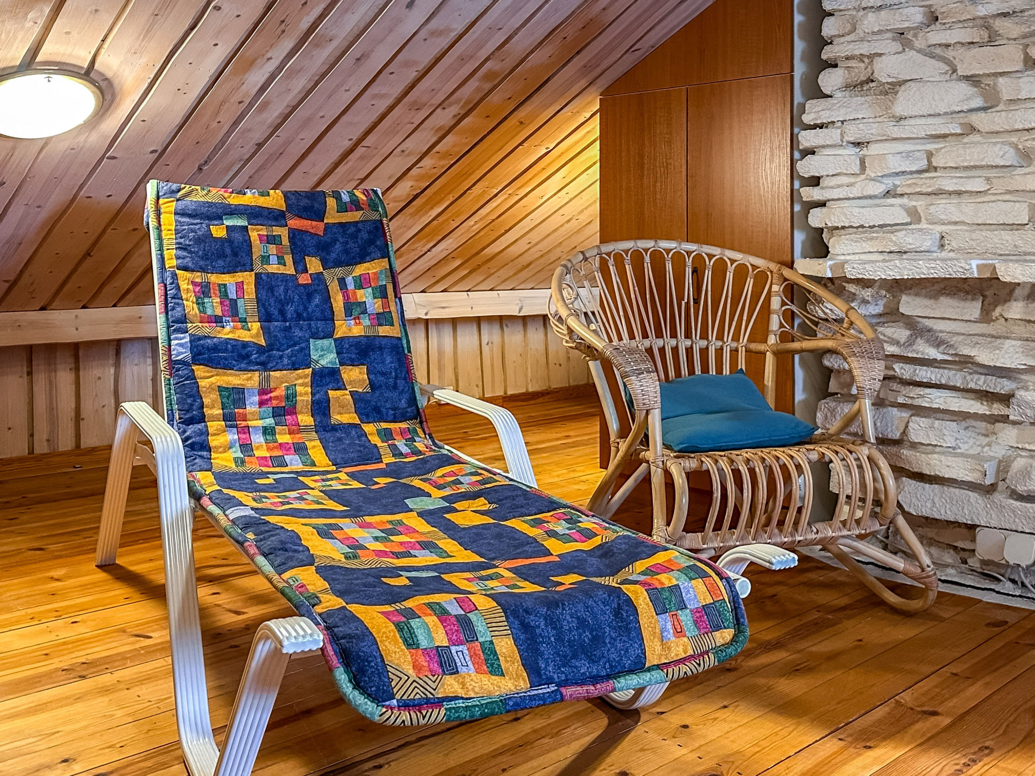 Kivalikkolampi - Inside