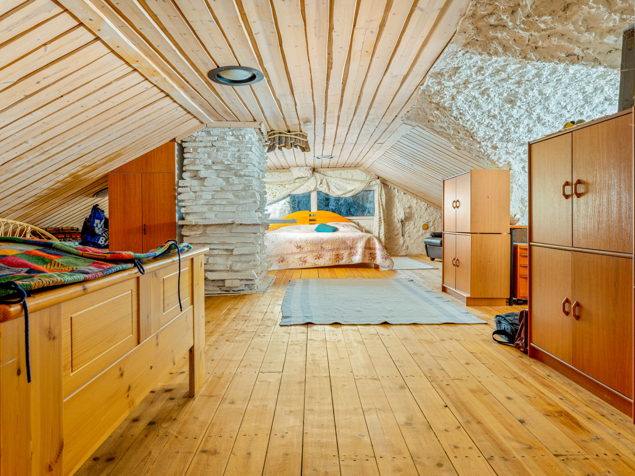 Kivalikkolampi - Inside