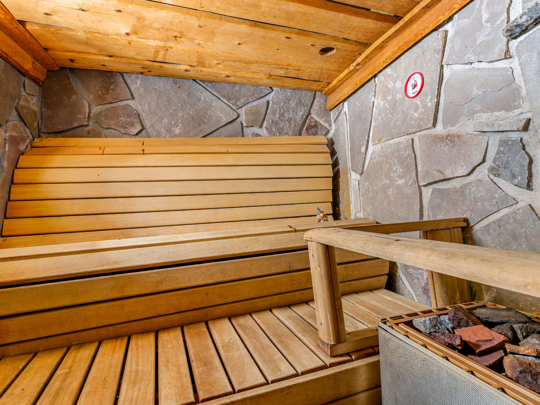 Kivalikkolampi - Inside