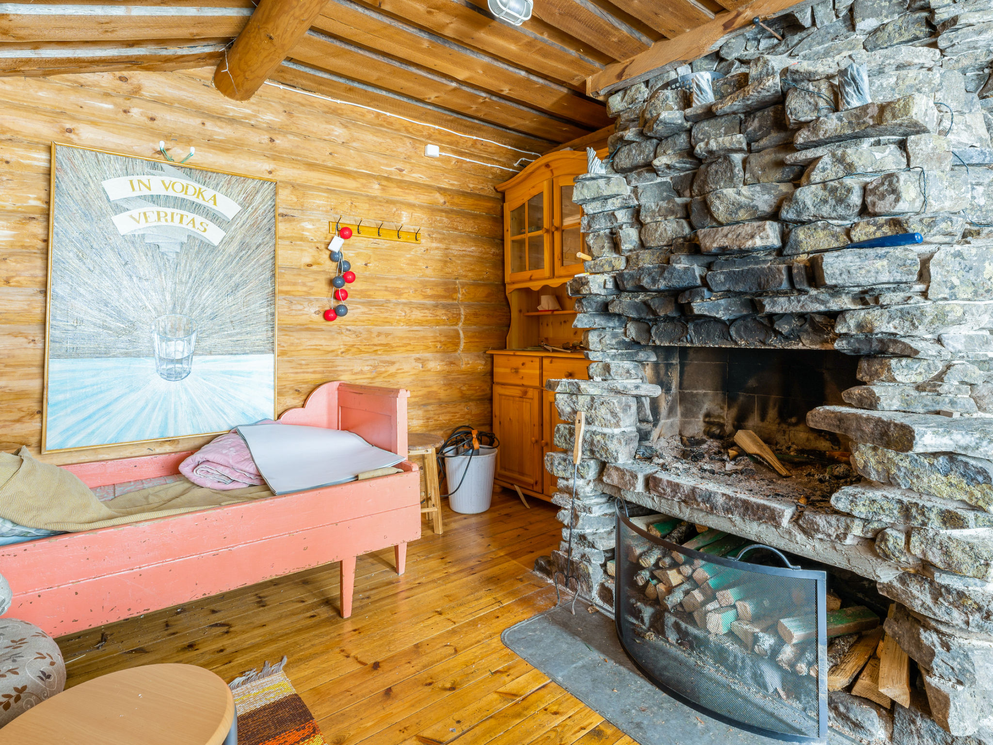 Kivalikkolampi - Inside