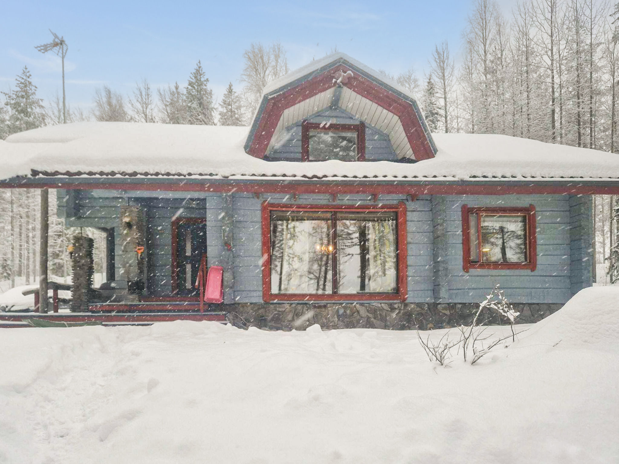 Kivalikkolampi - Inside