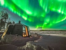 Uniek verblijf met sauna-cabin en drijvende iglo aan meer bij Rovaniemi - thumbnail 1