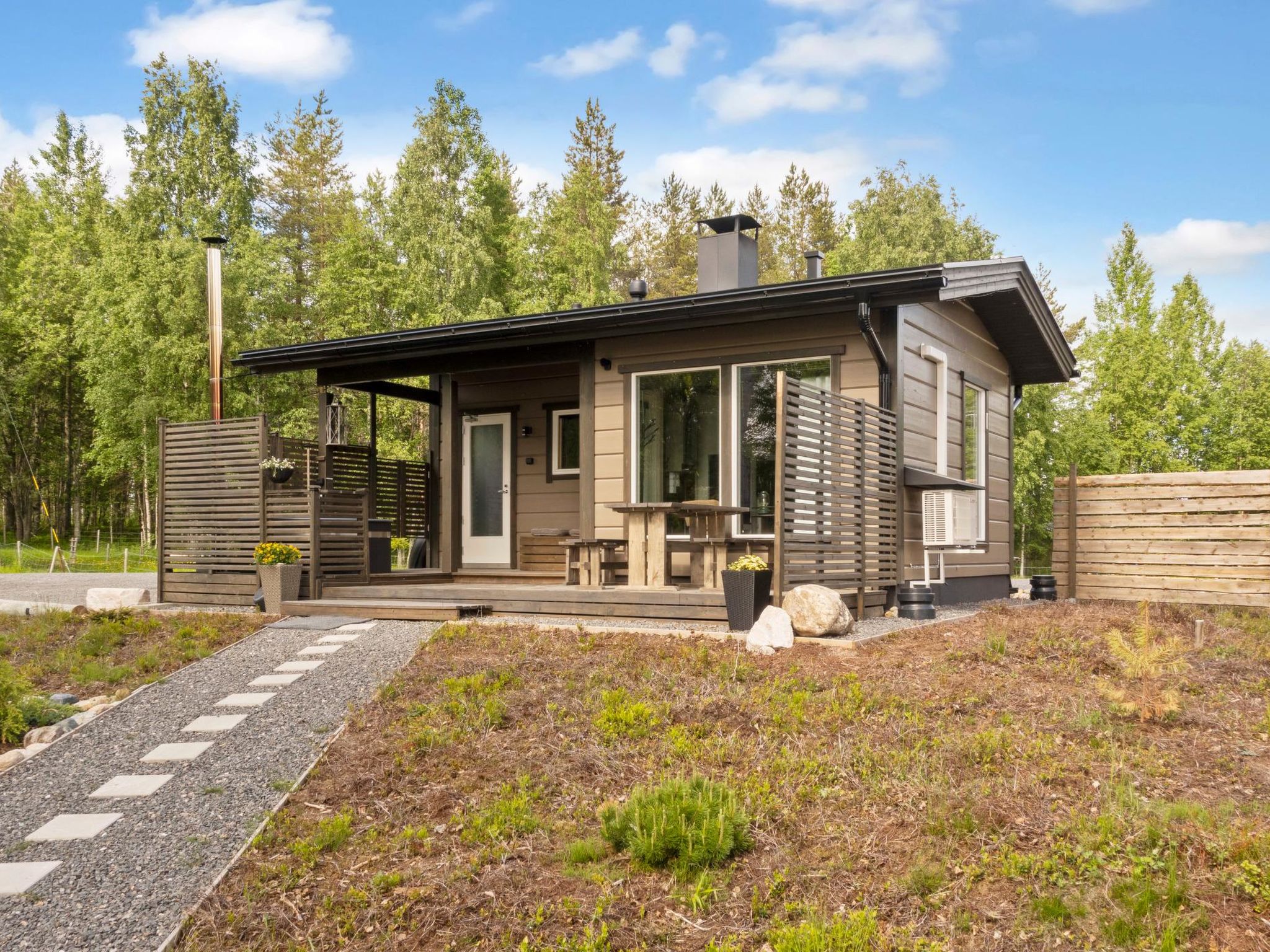 Lystikämän elämys-Dedans