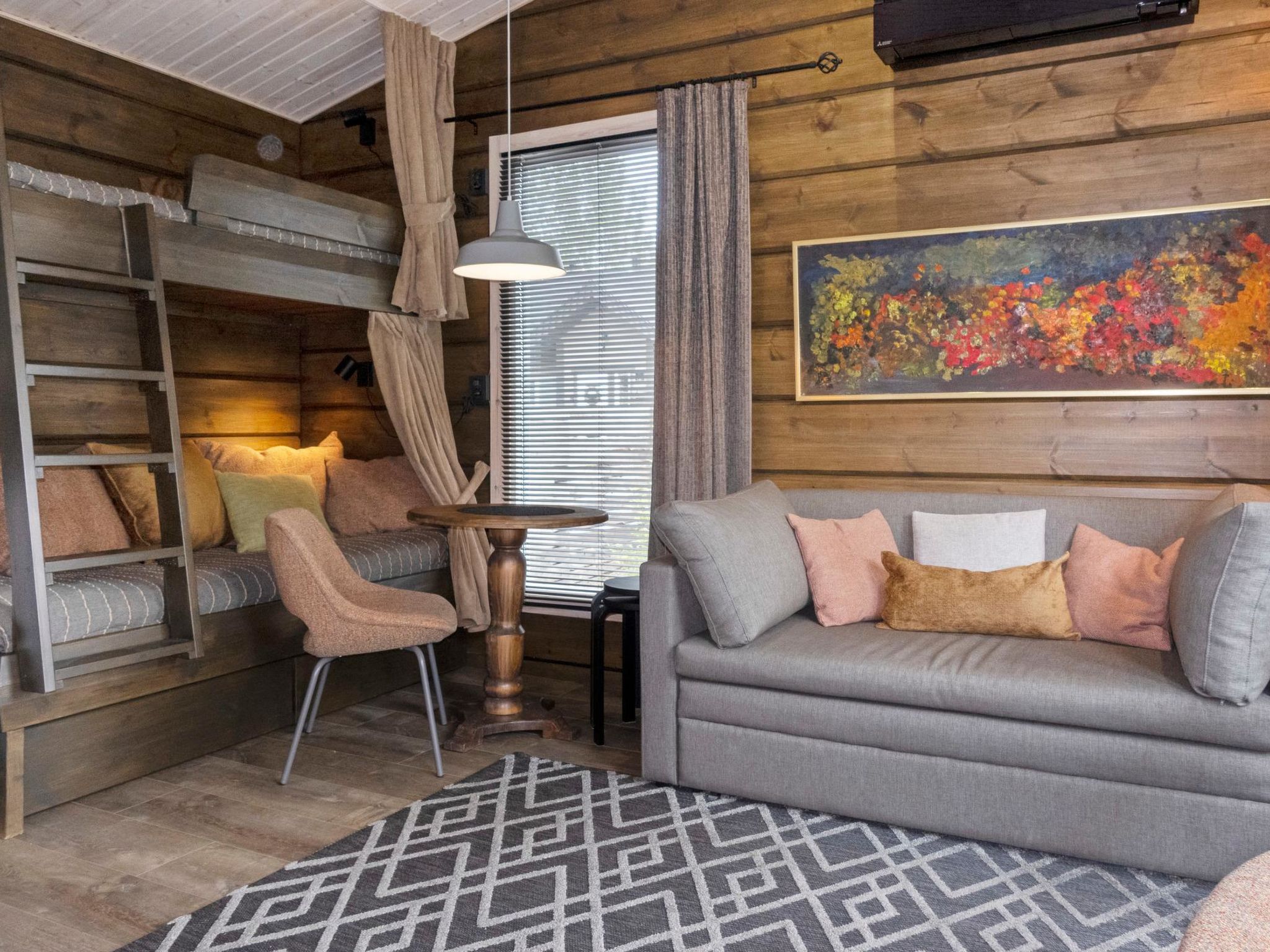 Lystikämän elämys-Dedans