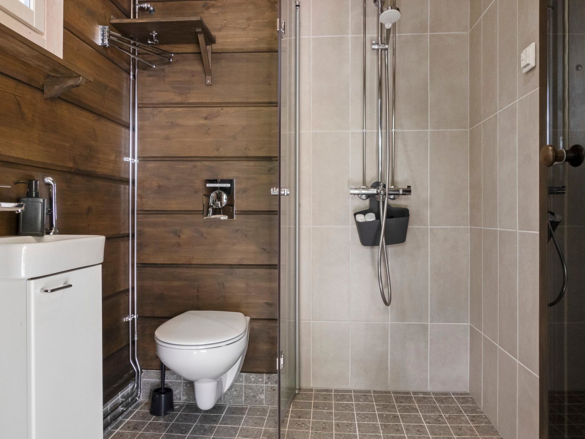 Lystikämän elämys-Dedans