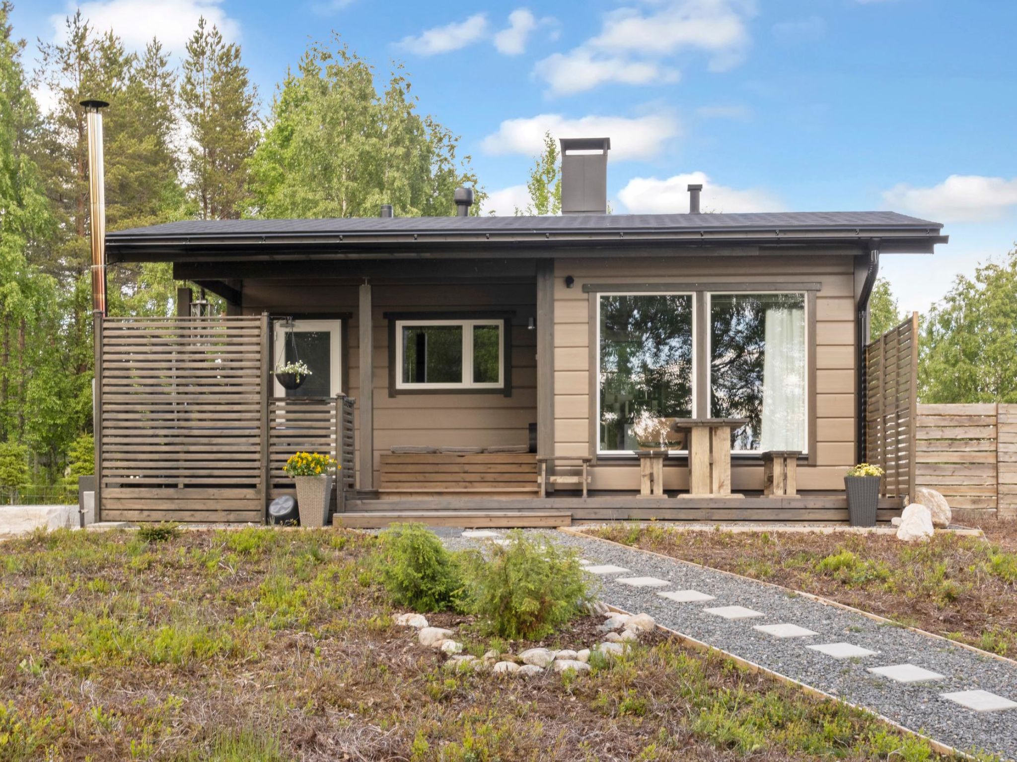 Lystikämän elämys-Dedans