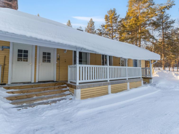 The former school building in Kelloselkä, Salla, has been converted into cozy holiday apartments. Renovated in 2024, this apartment is located just 16 km northeast of Salla and serves as an excellent..