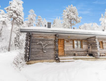 Knusse houtblokhut Allasalla aan het meer in Salla, Lapland - thumbnail 1