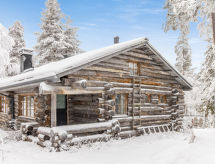 Knusse houtblokhut Allasalla aan het meer in Salla, Lapland - thumbnail 2