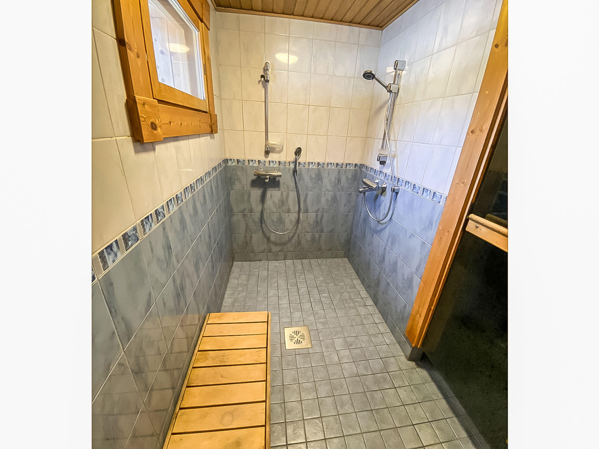 Luoston väärtin kammi