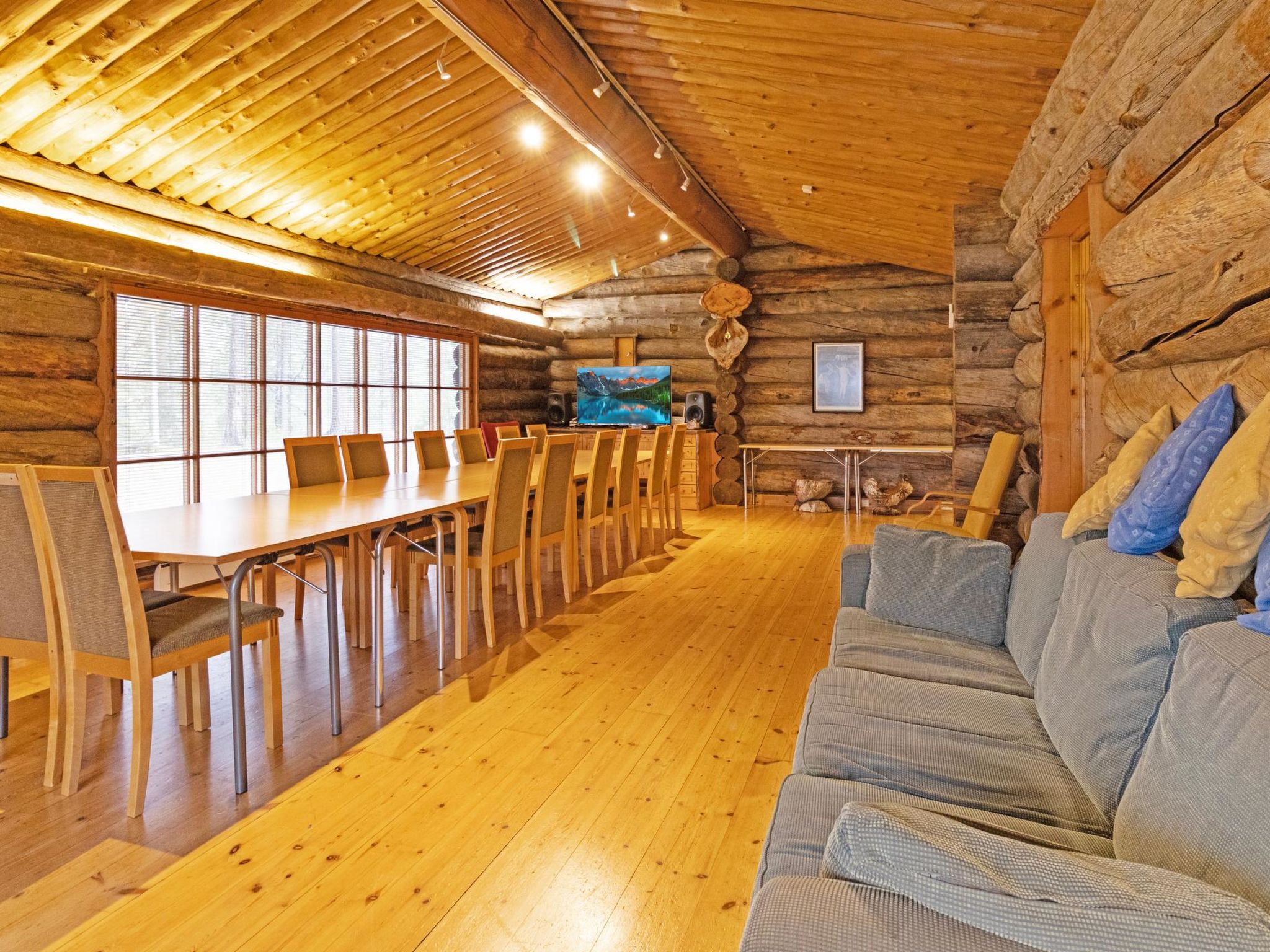 Metsä-luosto-Dedans