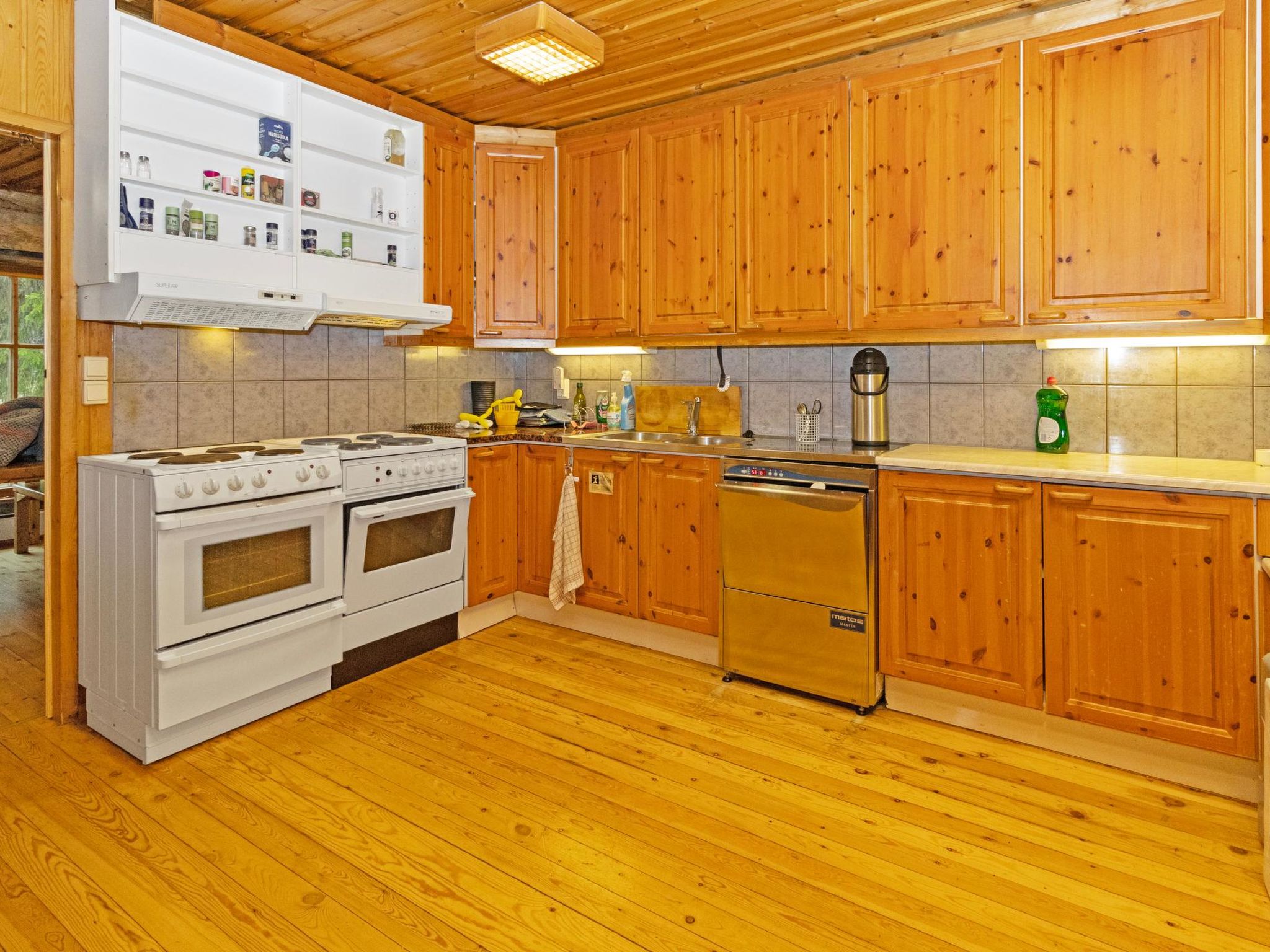 Metsä-luosto-Dedans