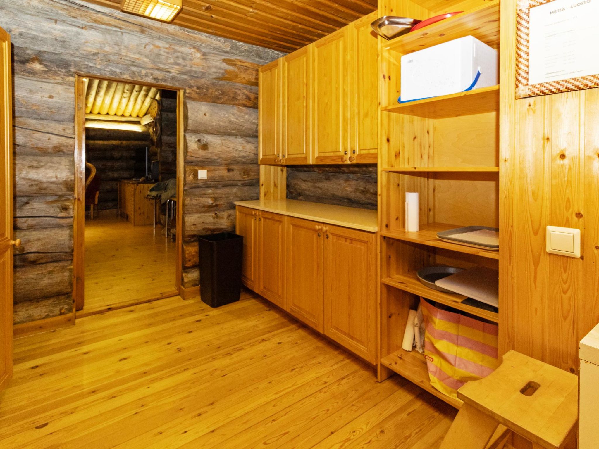 Metsä-luosto-Dedans