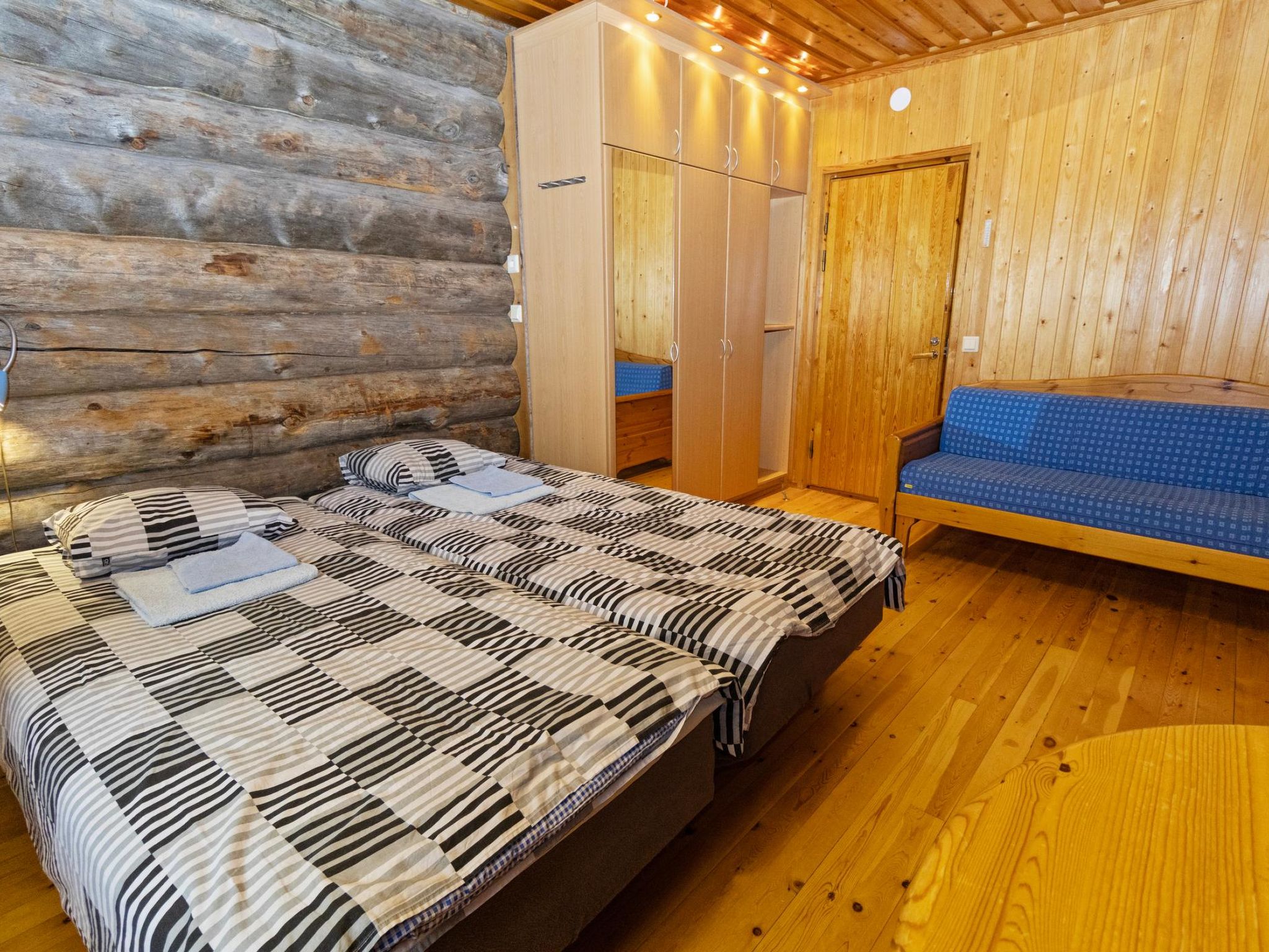 Metsä-luosto-Dedans