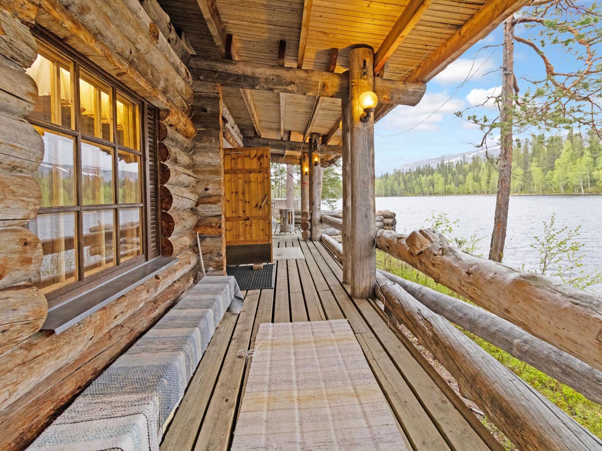 Metsä-luosto-Dedans