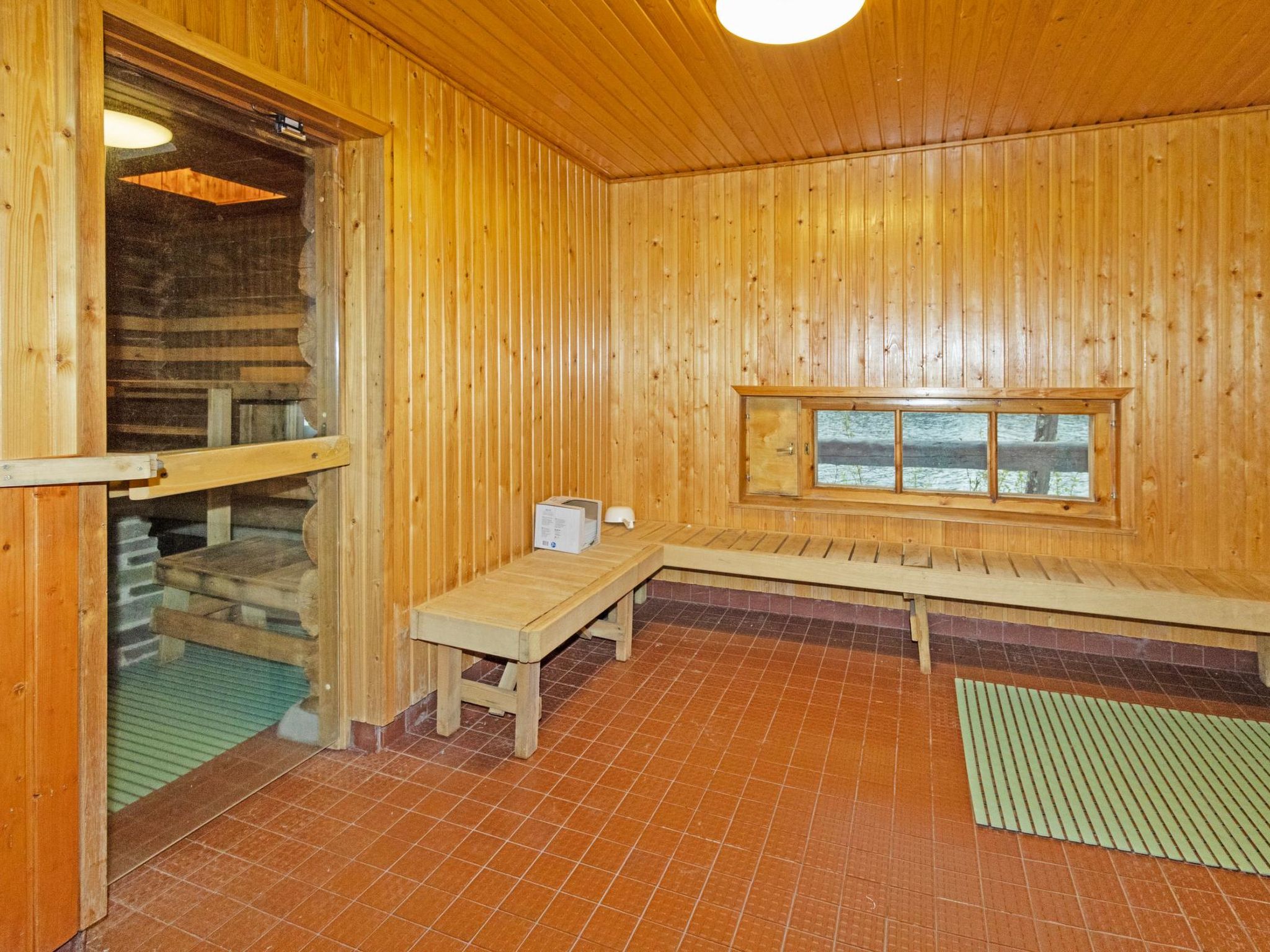 Metsä-luosto-Dedans