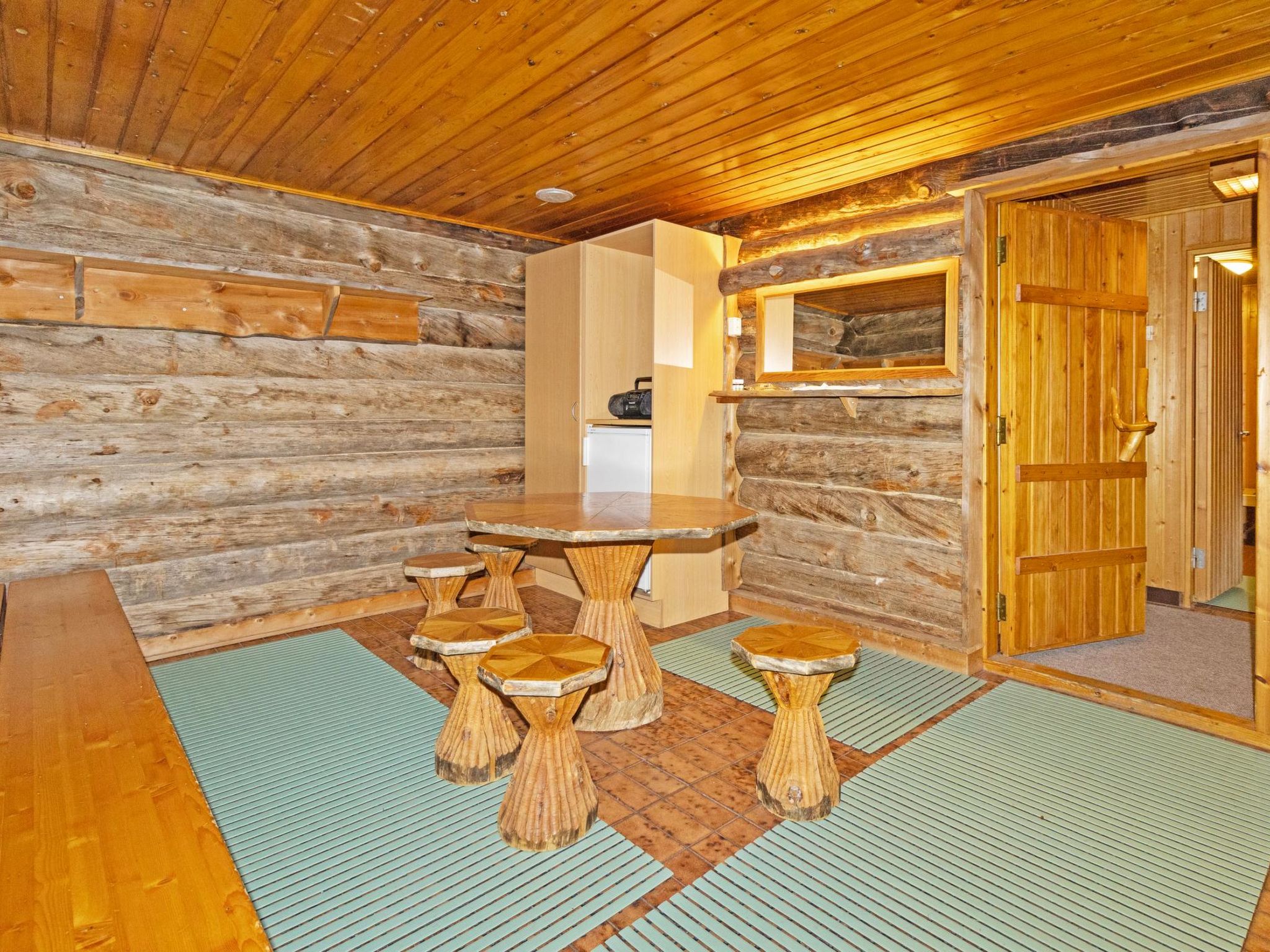 Metsä-luosto-Dedans