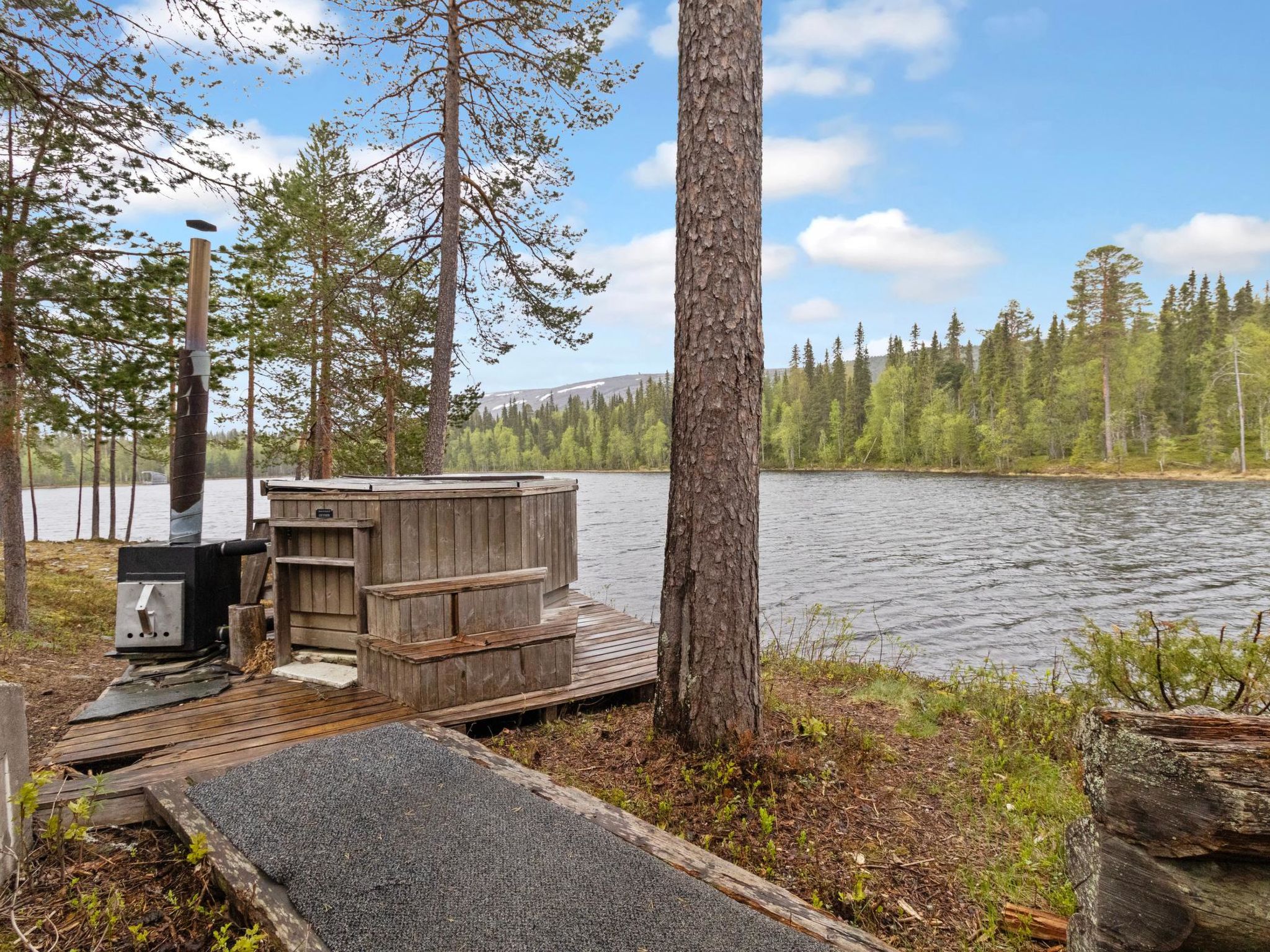 Metsä-luosto-Dedans