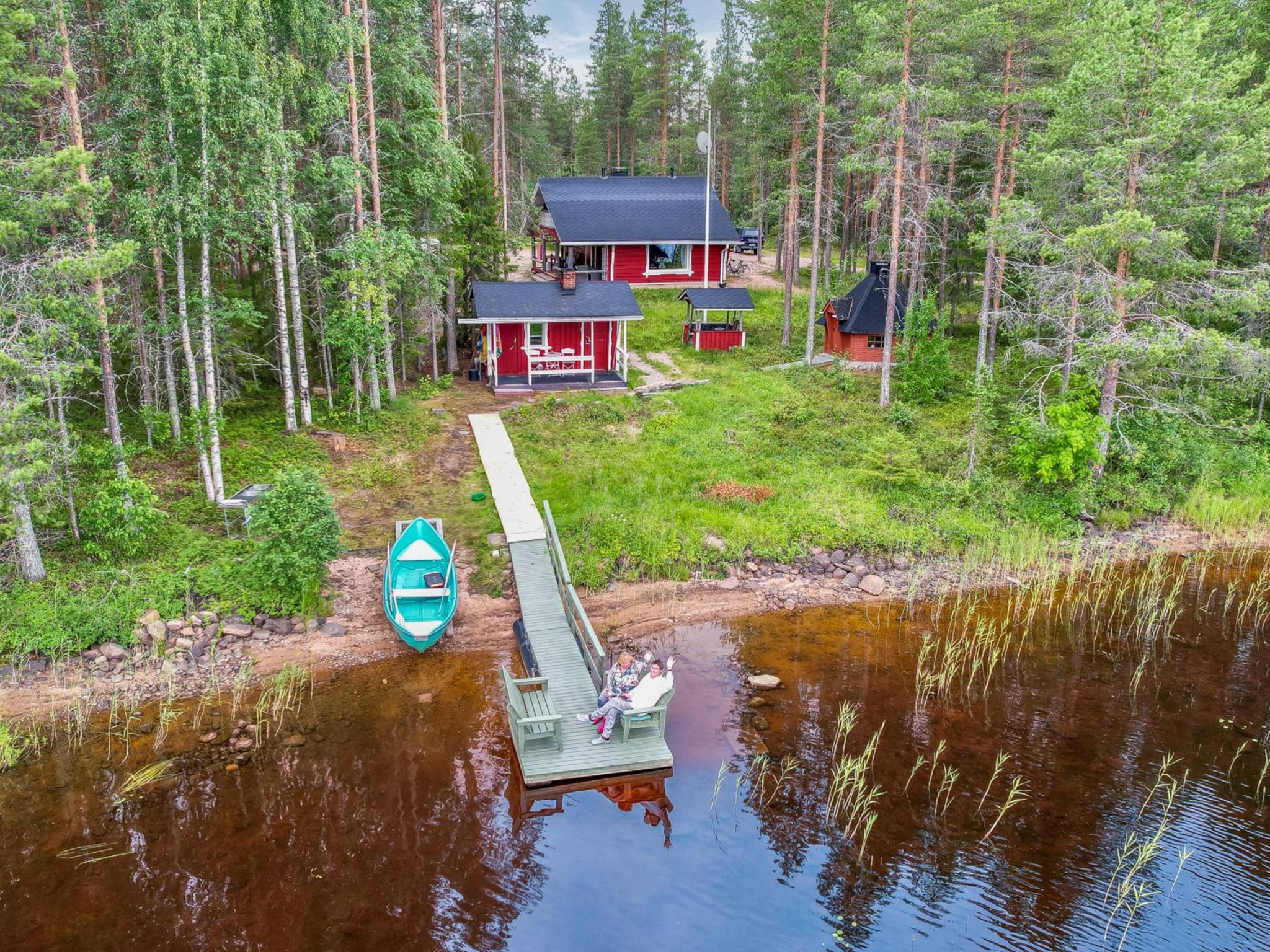 60 km north-west of Rovaniemi, lake Palolompolo 30 m (length 2 km, width 1 km), shallow water, hard moraine bottom, own boat. Log cabin 1978, renovated 1990. Kitchenette, living room, alcove 2 beds, s..