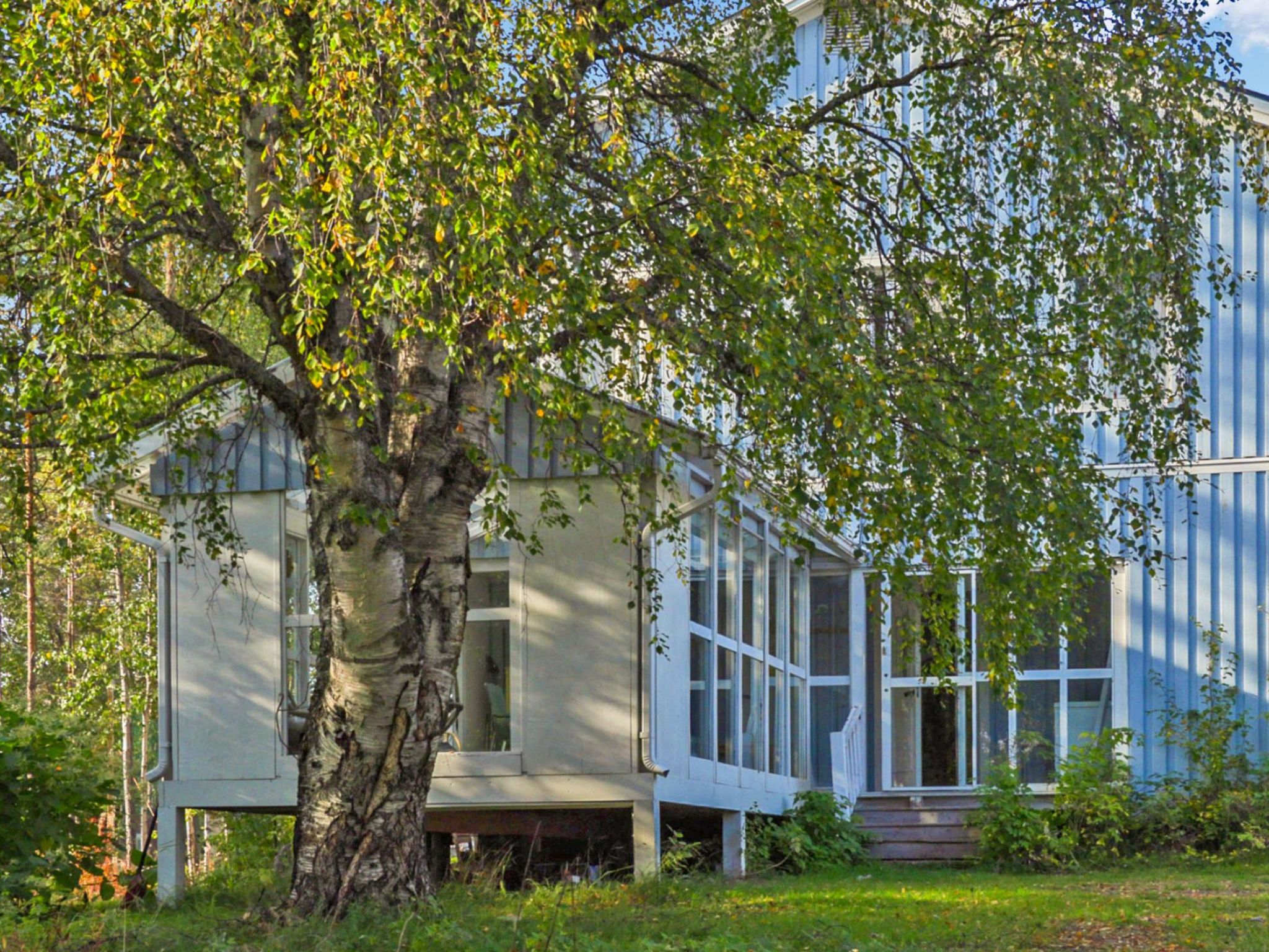 Lövgårdenin lohimaja-Inside