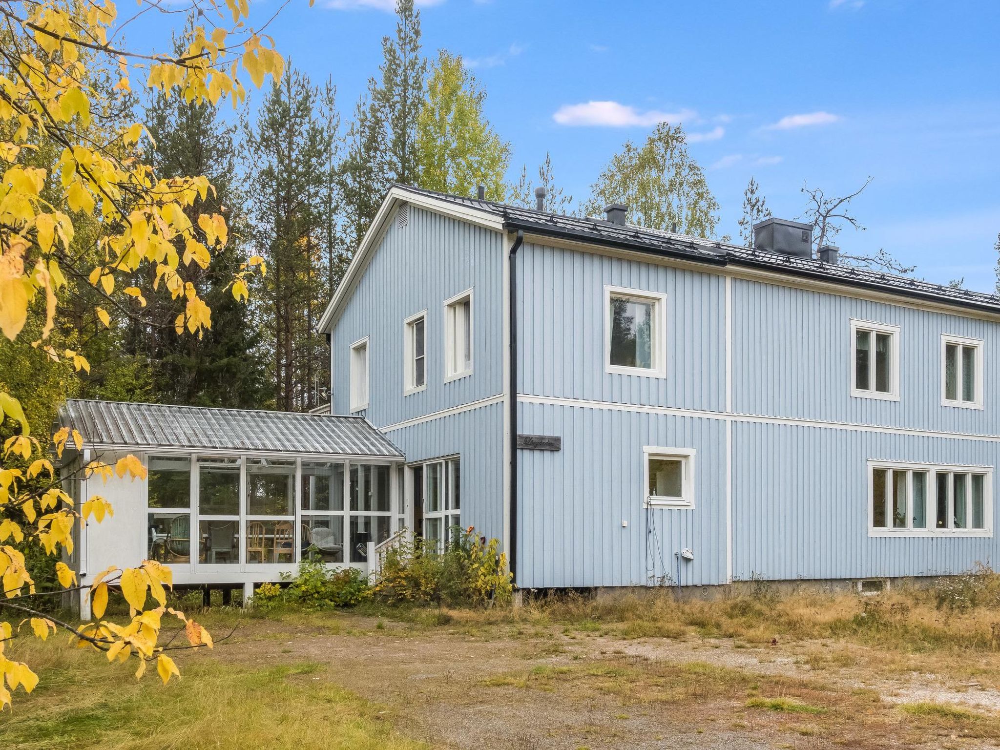 Lövgårdenin lohimaja-Inside