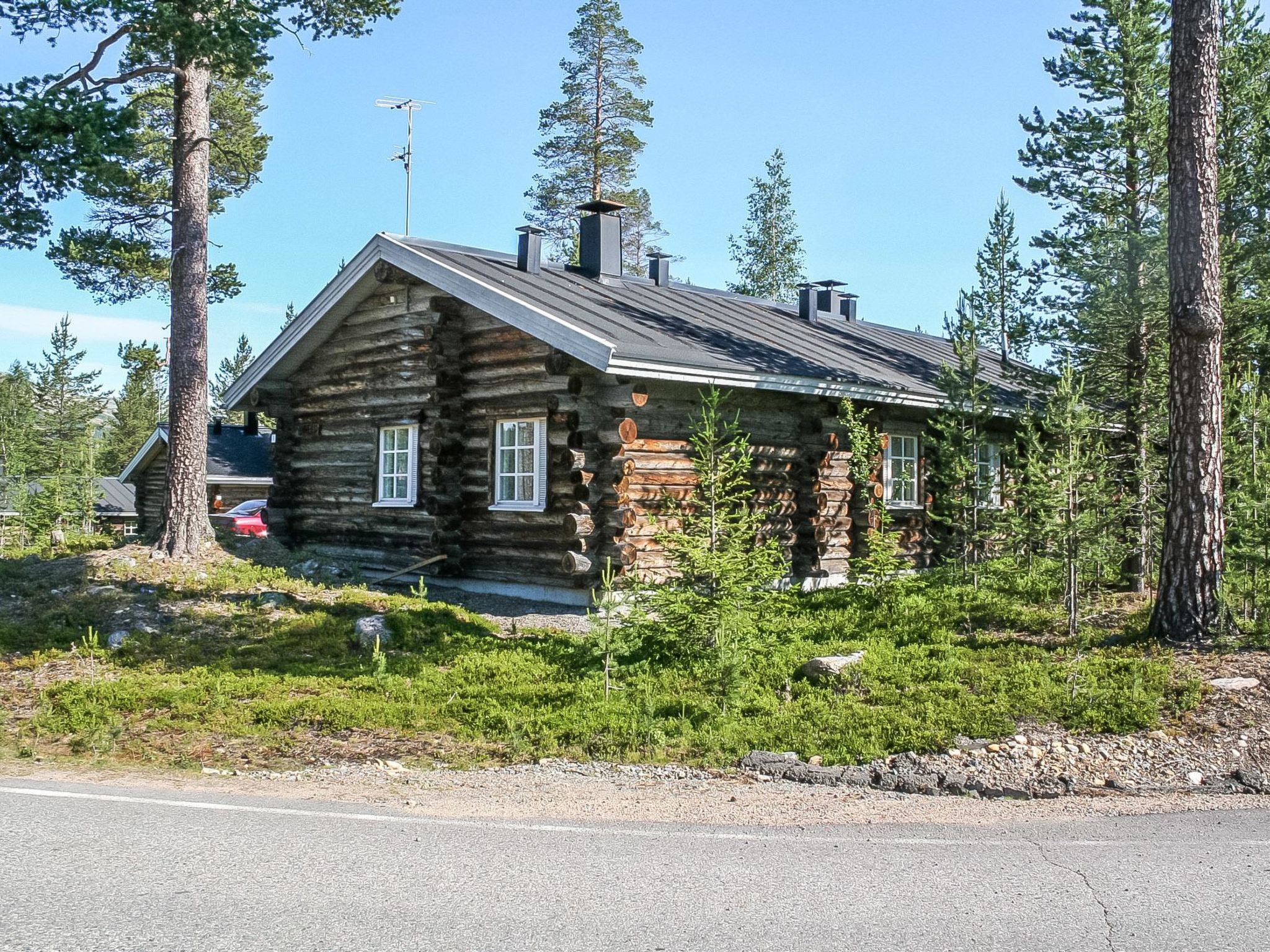 Lomaylläs a 13 / hotellintie 1 a-Buiten
