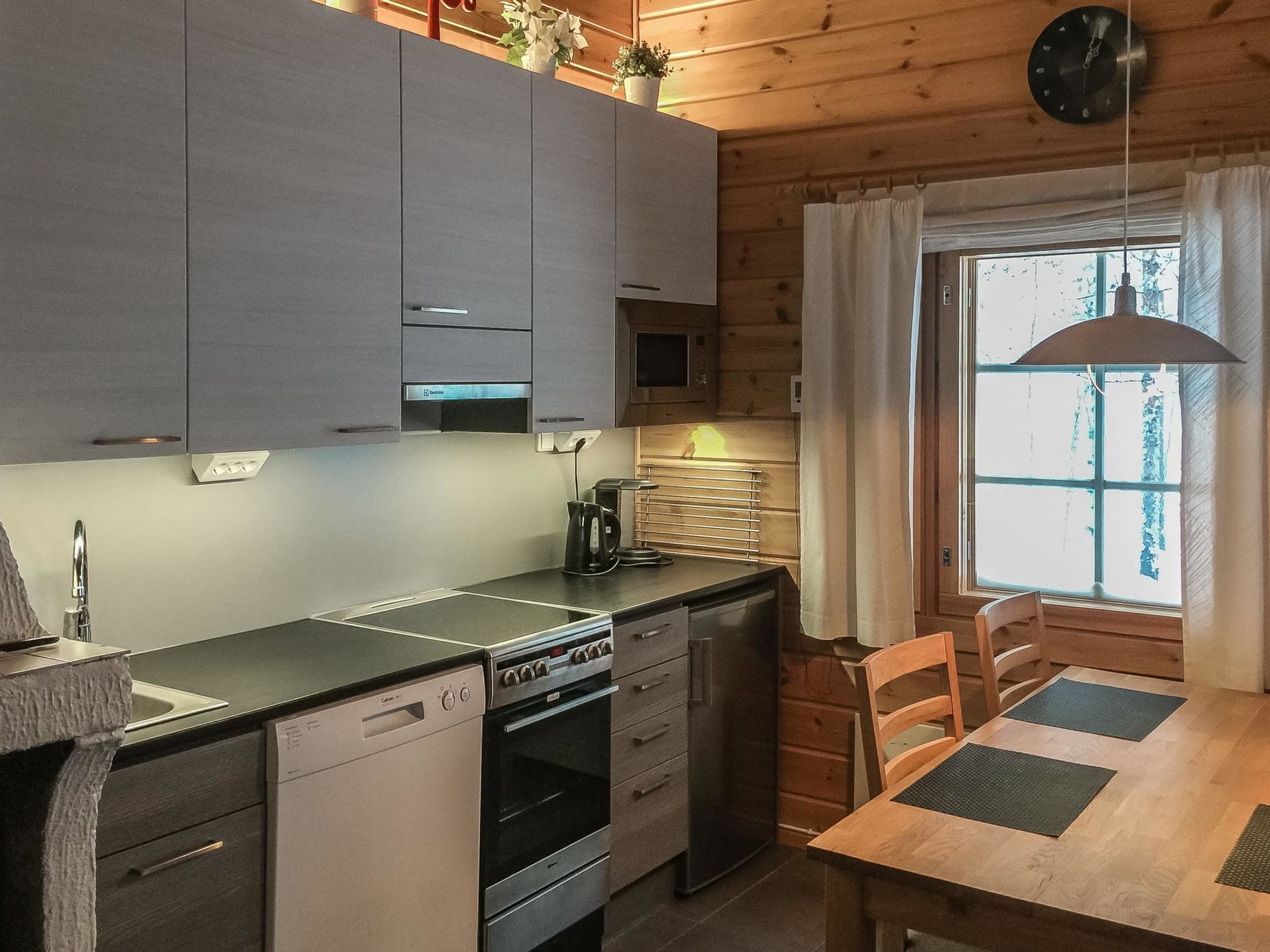 Lomaylläs b26 /palovaarankaarre 8 a-Binnen