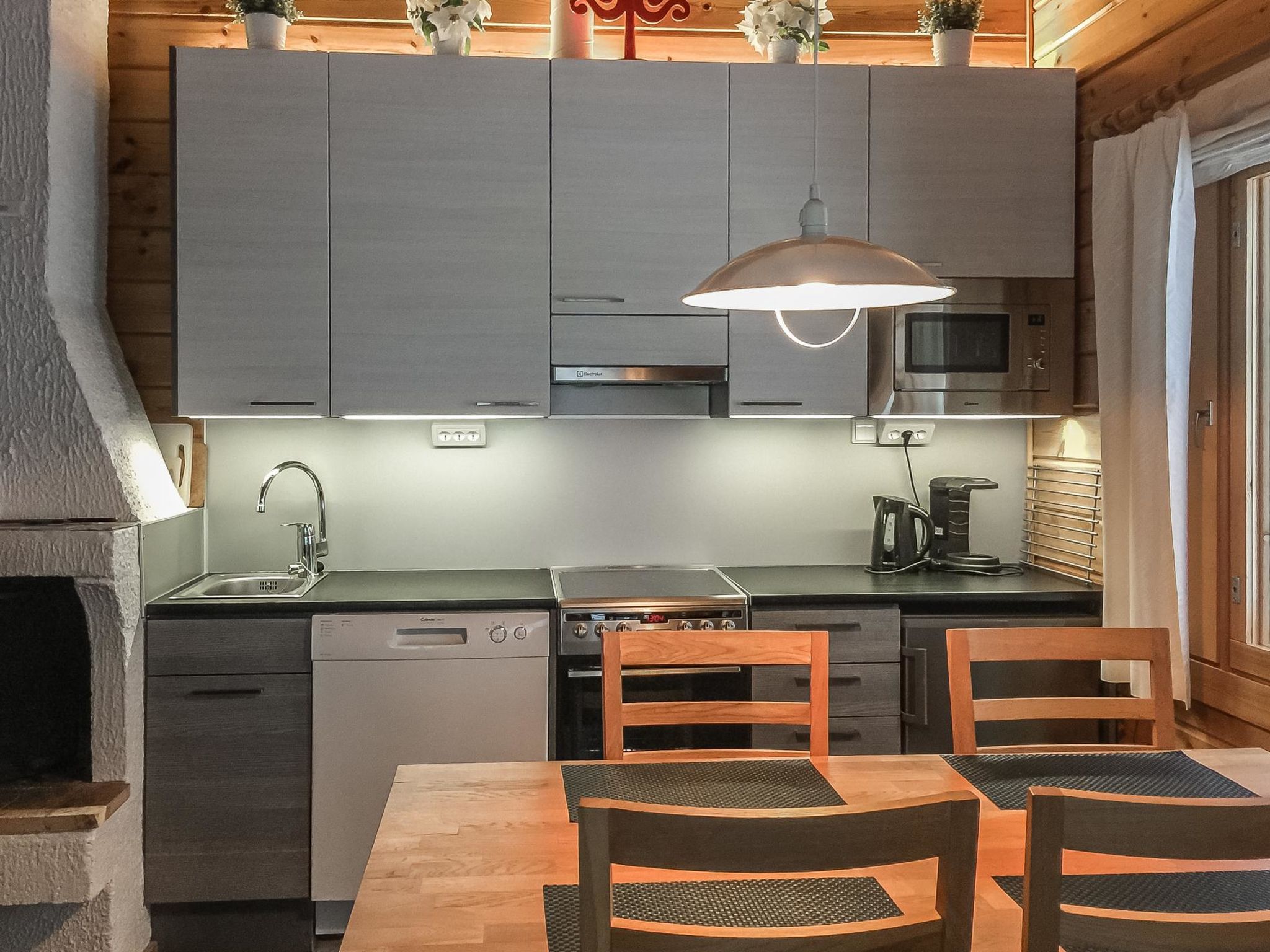 Lomaylläs b26 /palovaarankaarre 8 a-Binnen