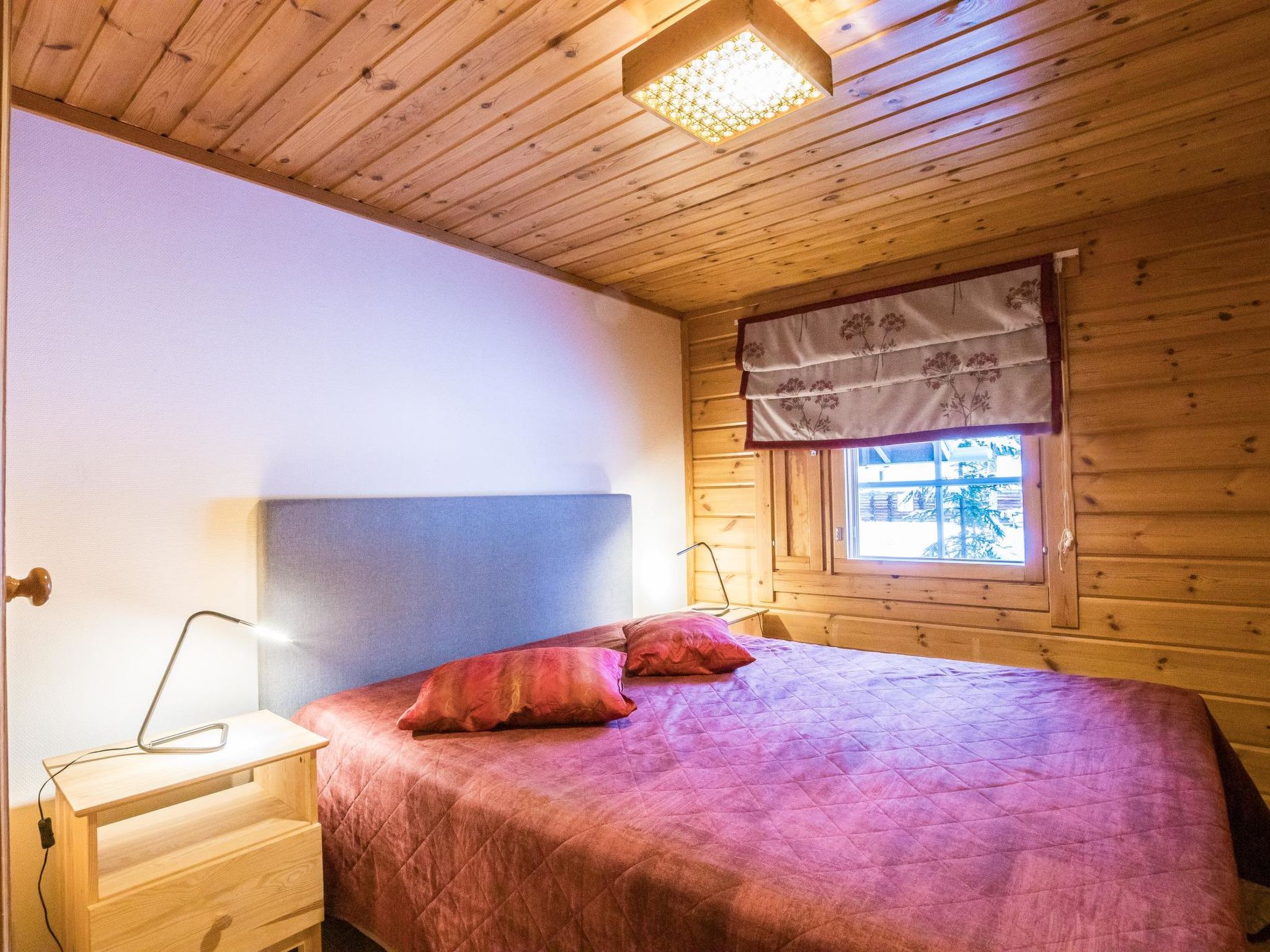 Lomaylläs f79 /palovaarankaarre 18b-Dedans