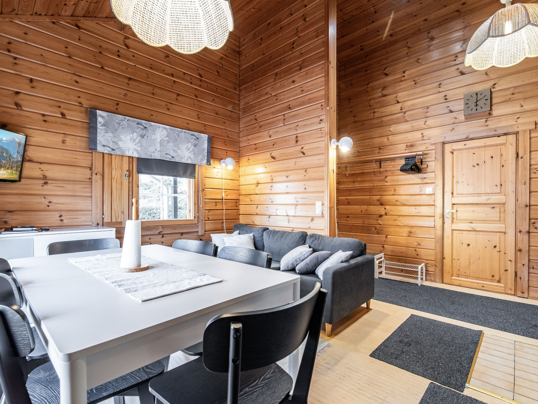 Lomaylläs f79 /palovaarankaarre 18b - Binnen