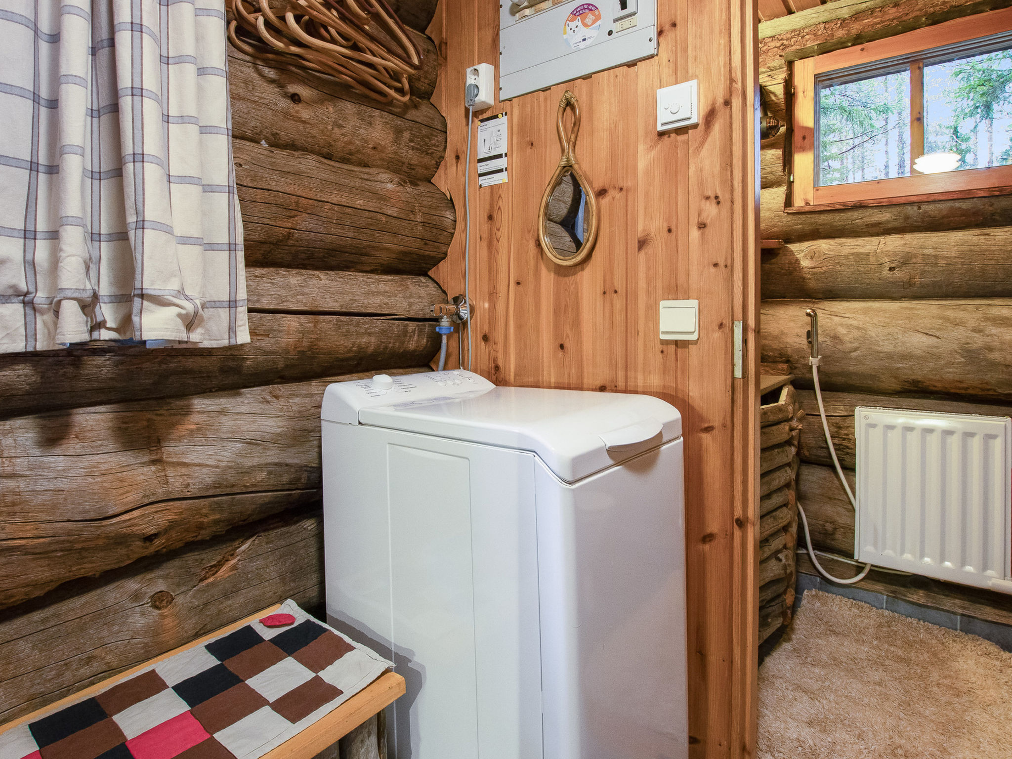 Salmentieva 2-Dedans