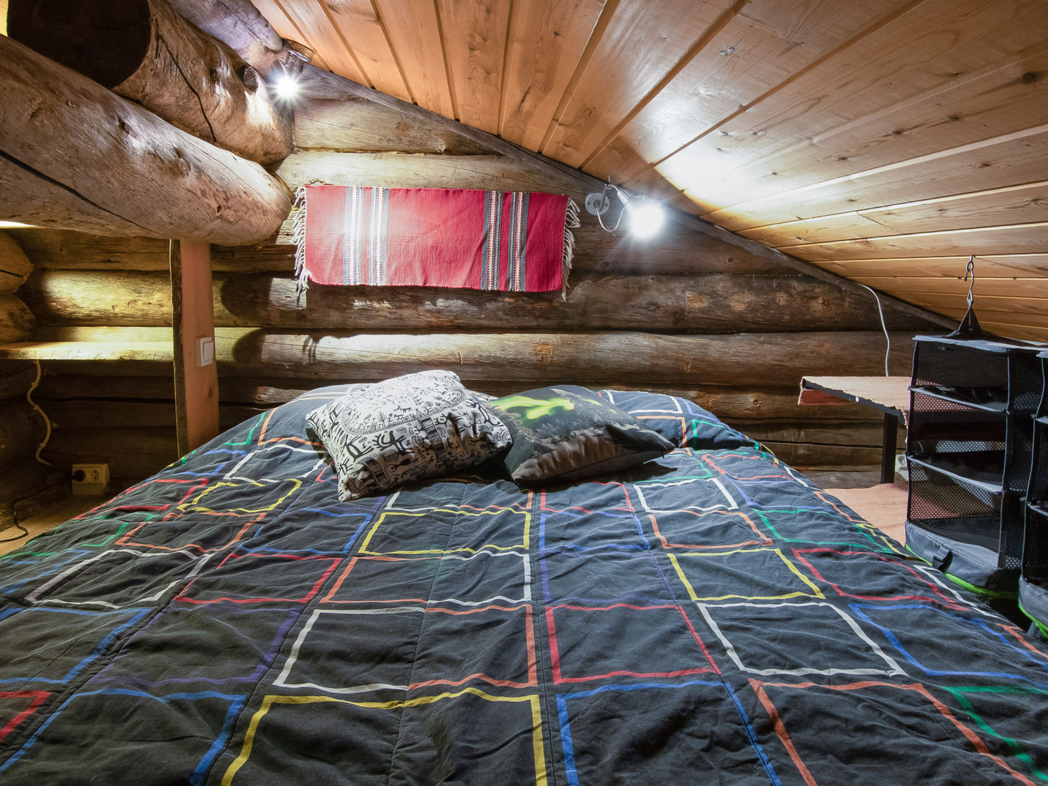 Salmentieva 2-Dedans