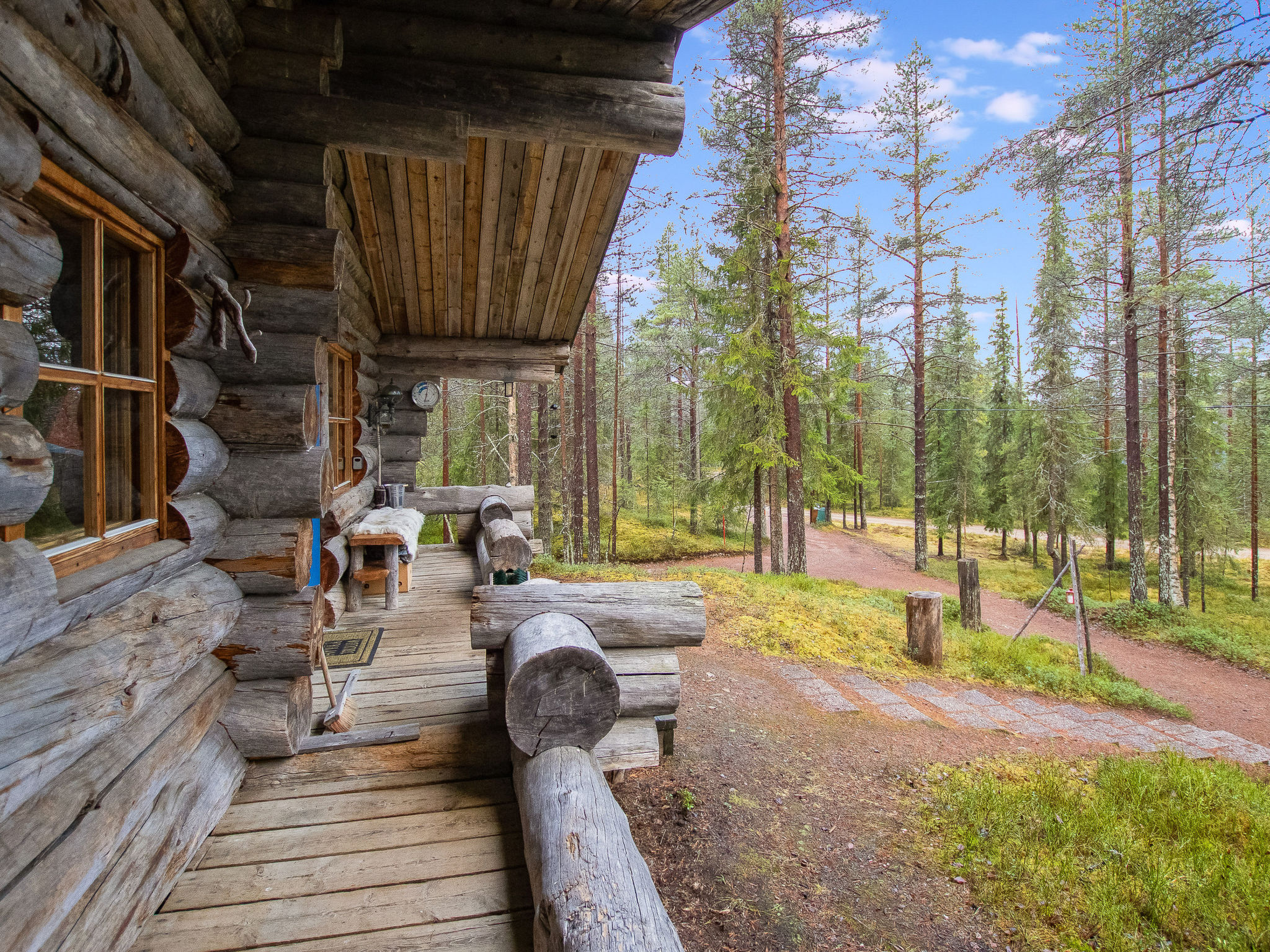 Salmentieva 2-Dedans