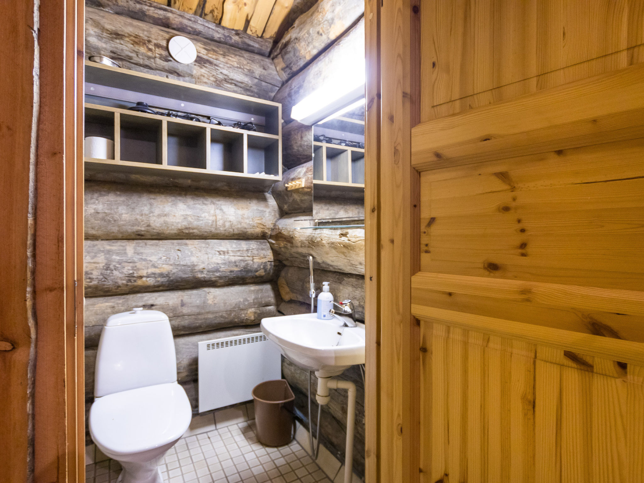 Maison Lomaylläs d58 /palovaarankaarre 11b – Intérieur, photo 21 sur 34