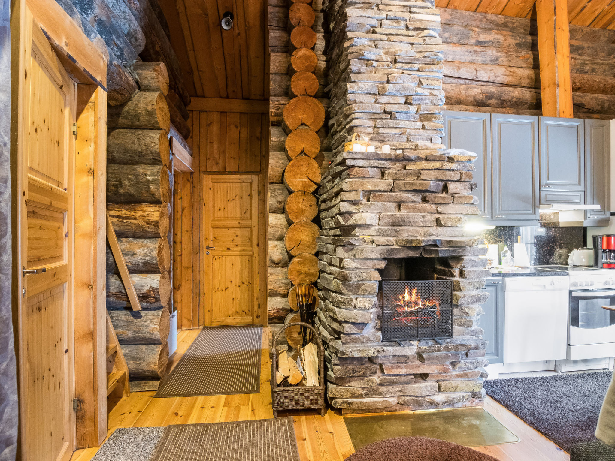 Maison Lomaylläs d58 /palovaarankaarre 11b – Intérieur, photo 17 sur 34