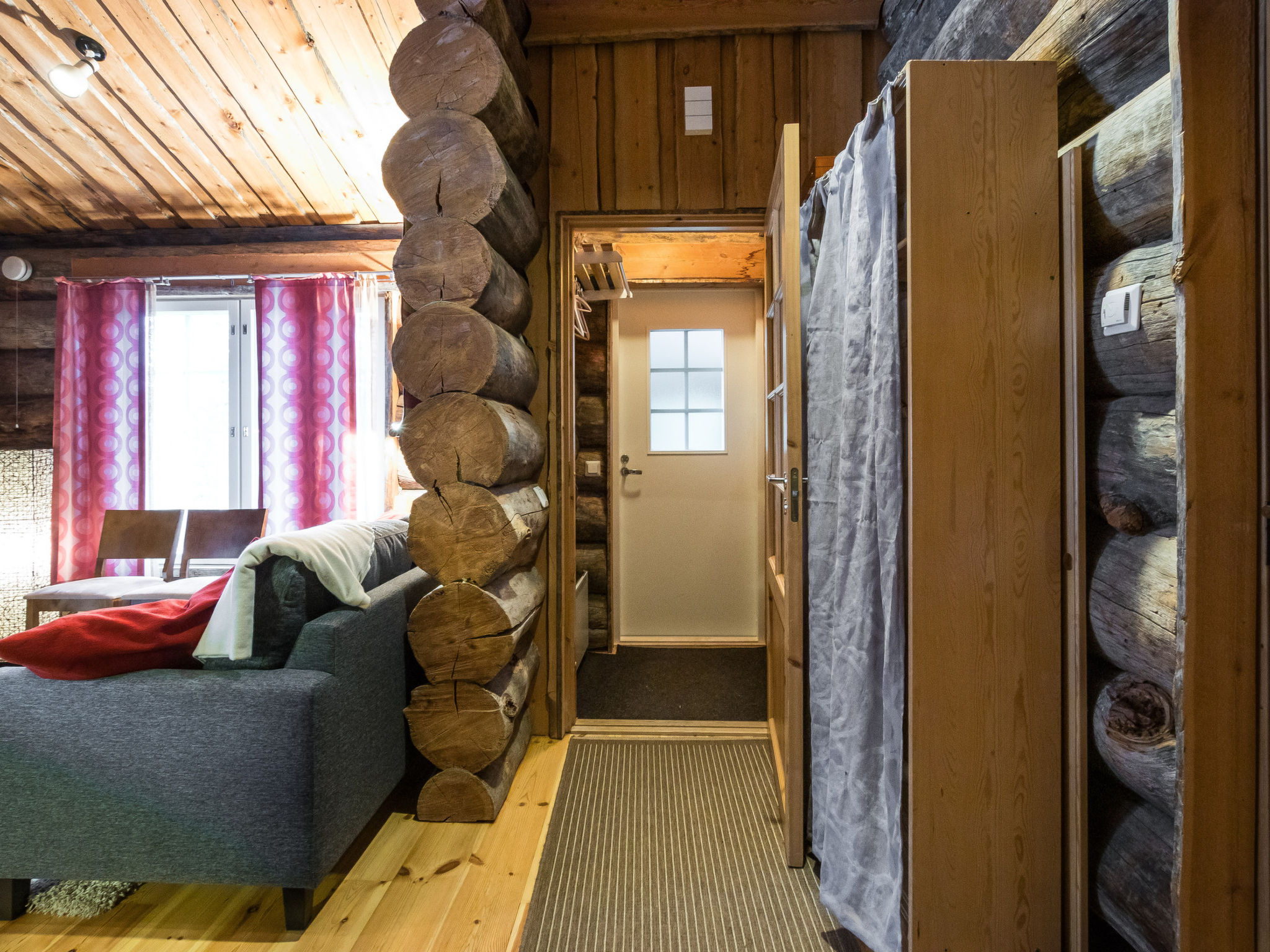 Maison Lomaylläs d58 /palovaarankaarre 11b – Intérieur, photo 8 sur 34