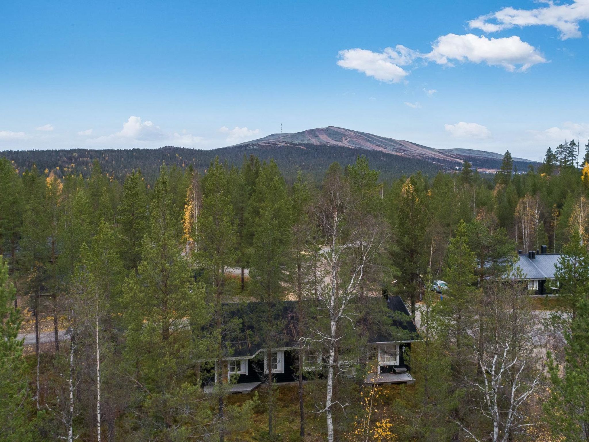 Lomaylläs / hankipolku 2-Dedans