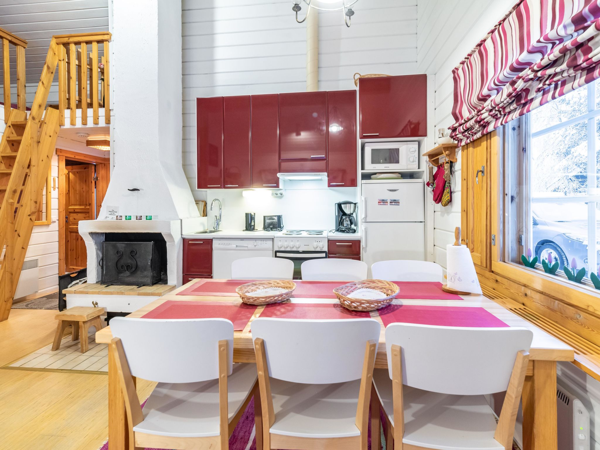 Lomaylläs h105 / pistopolku 2a-Dedans