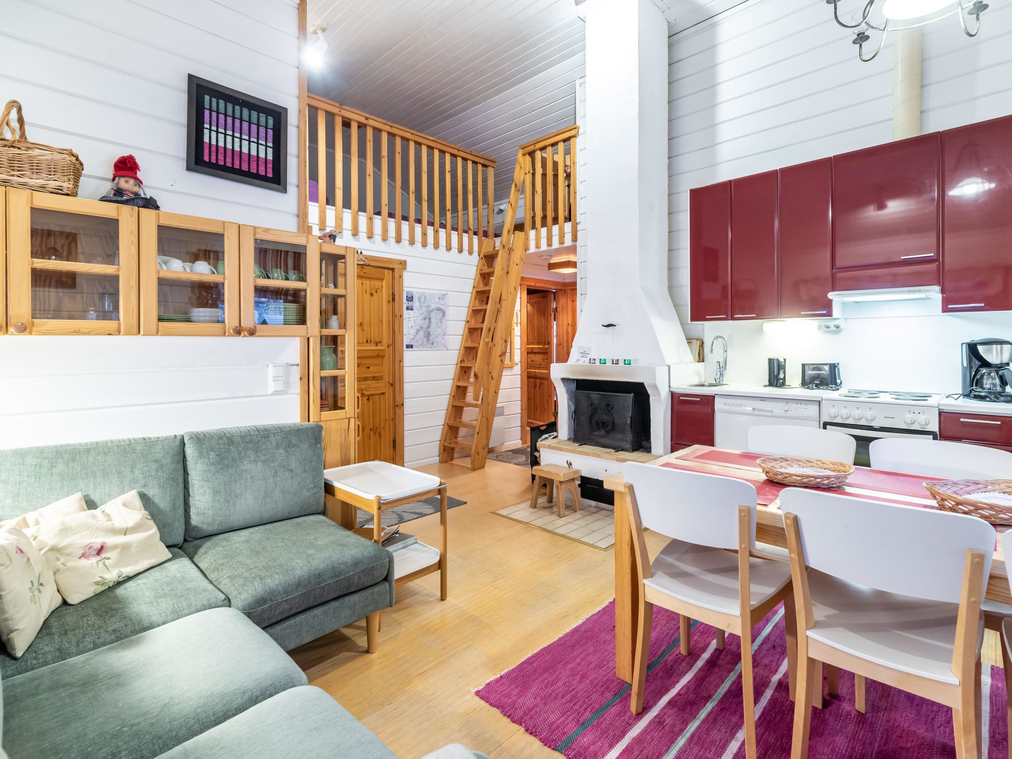 Lomaylläs h105 / pistopolku 2a-Dedans