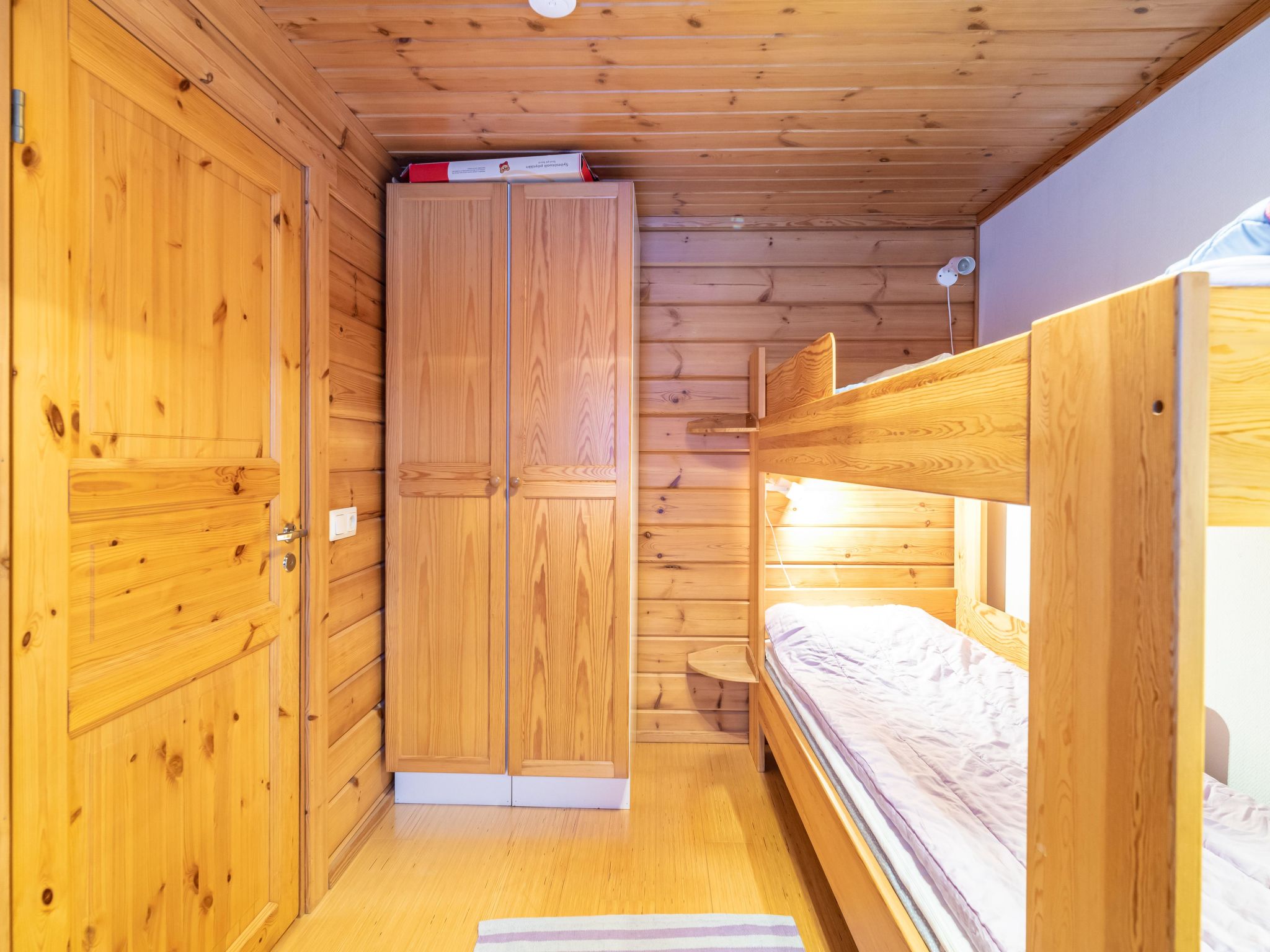 Lomaylläs h105 / pistopolku 2a-Dedans