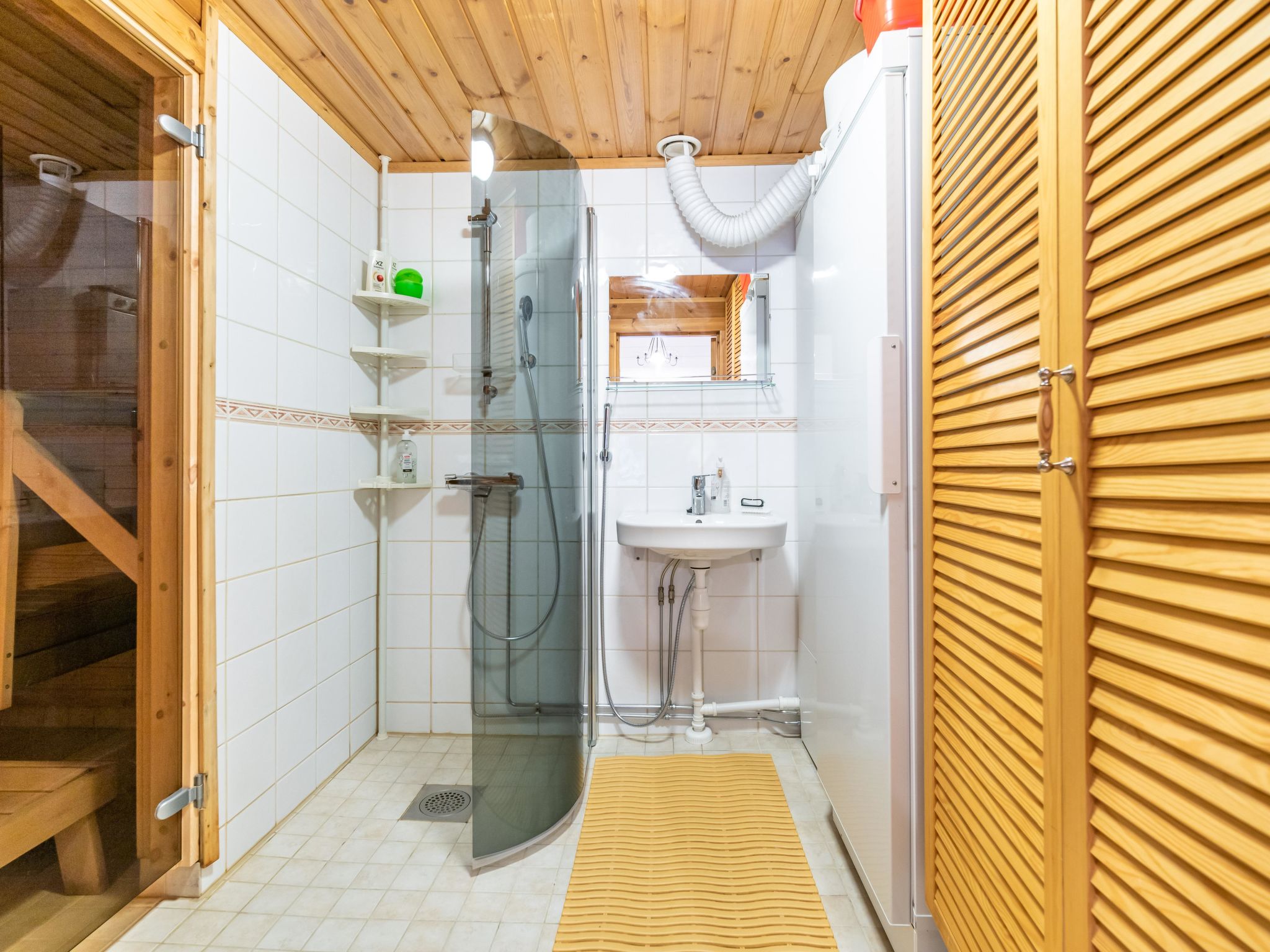 Lomaylläs h105 / pistopolku 2a-Dedans