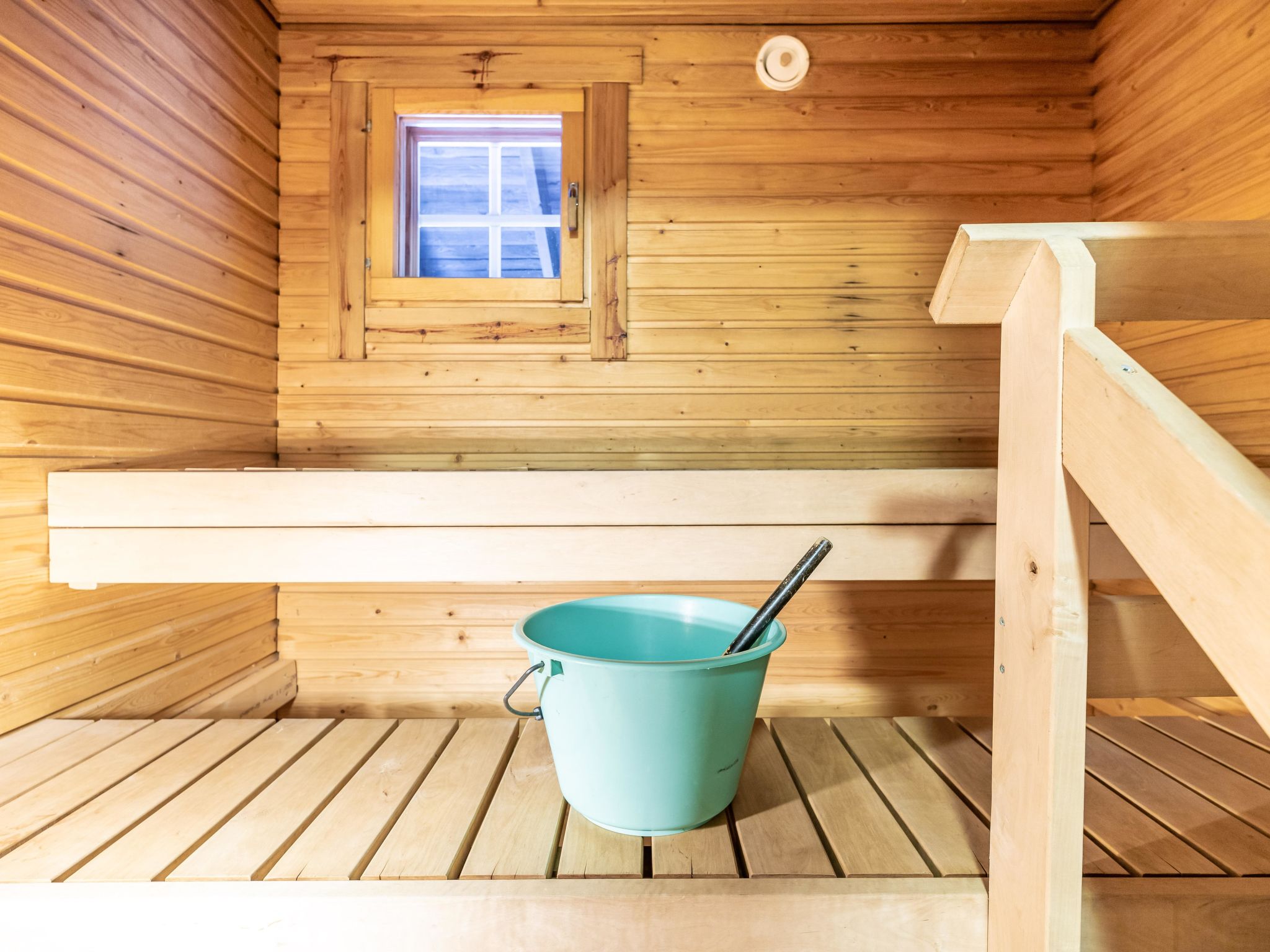 Lomaylläs h105 / pistopolku 2a-Dedans