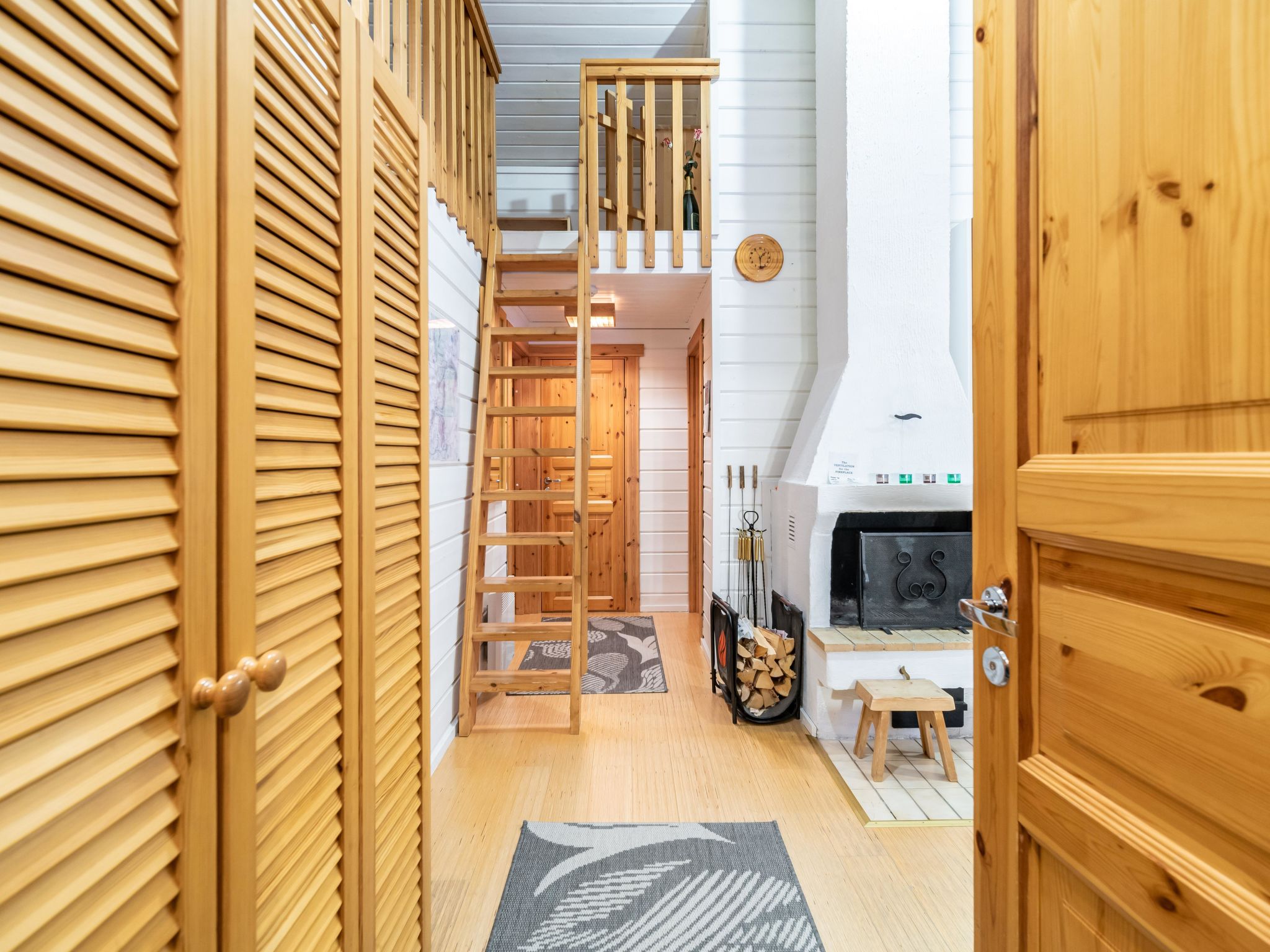 Lomaylläs h105 / pistopolku 2a-Dedans