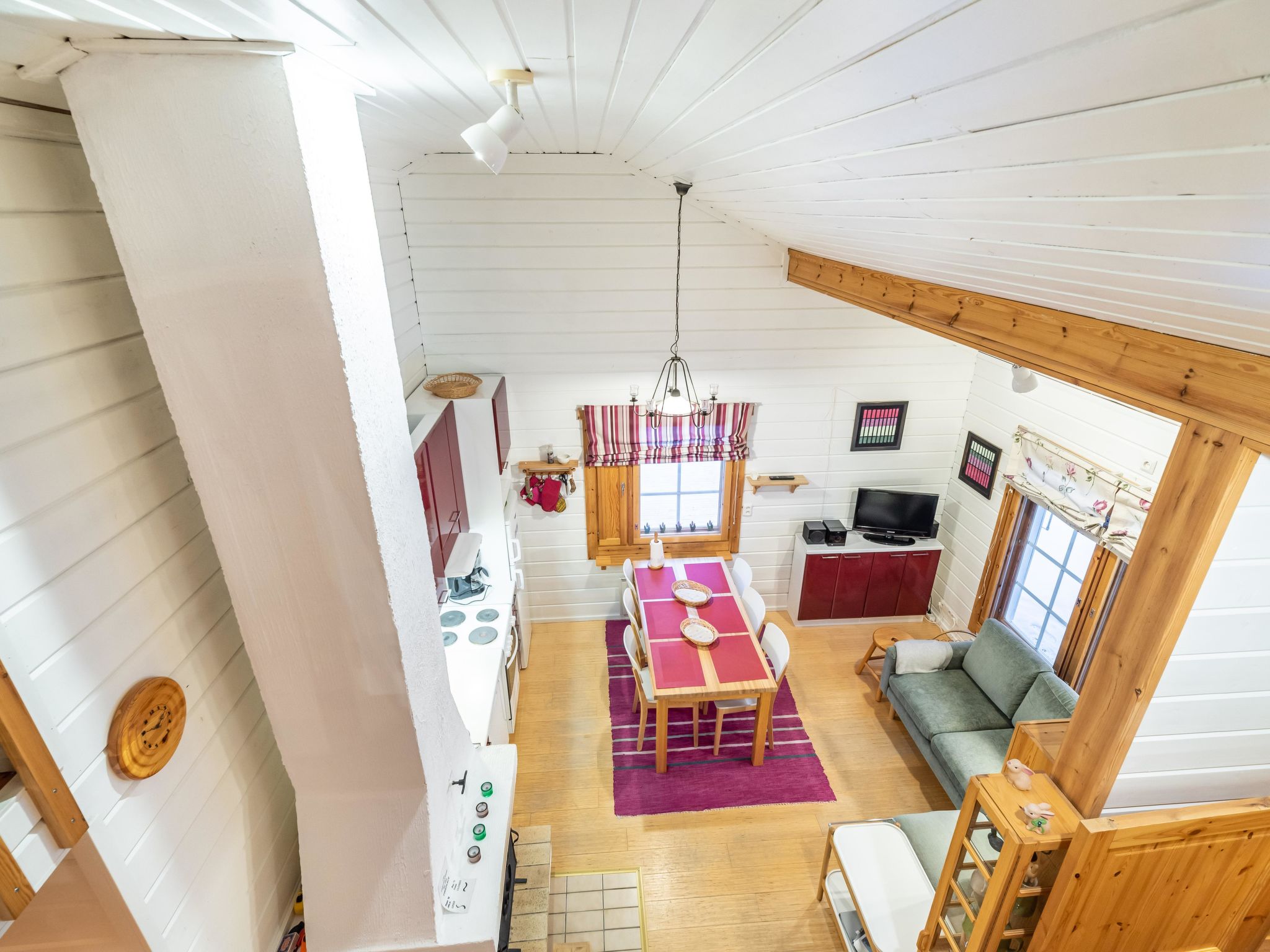 Lomaylläs h105 / pistopolku 2a-Dedans