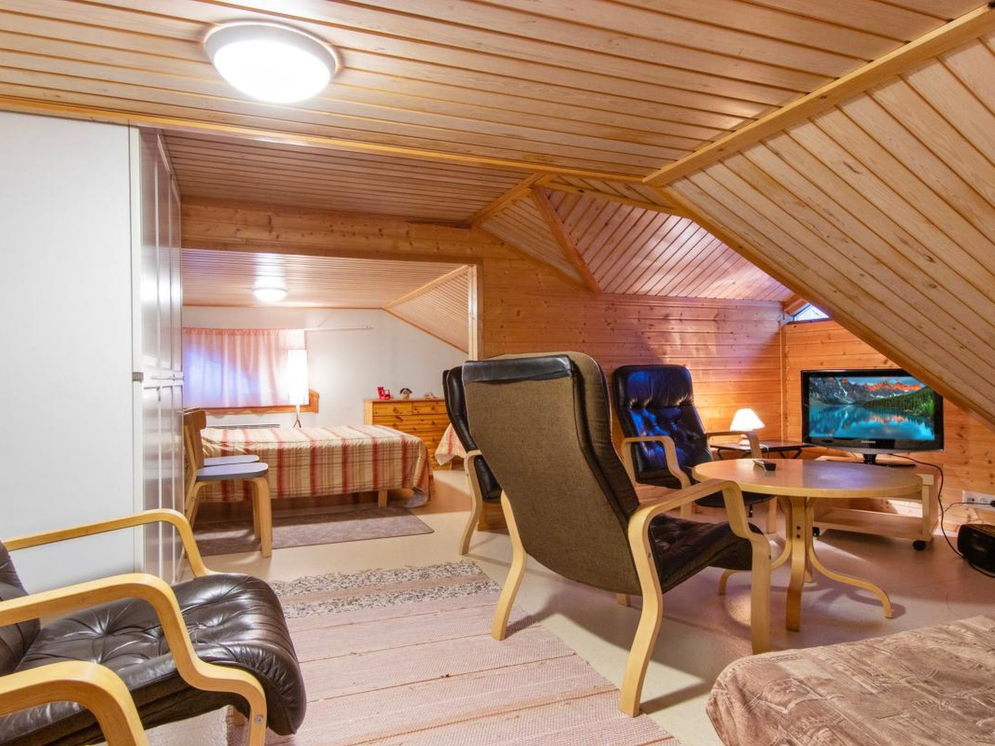 Korpipalo (ent. yllästunnelma 2 b 7)-Binnen