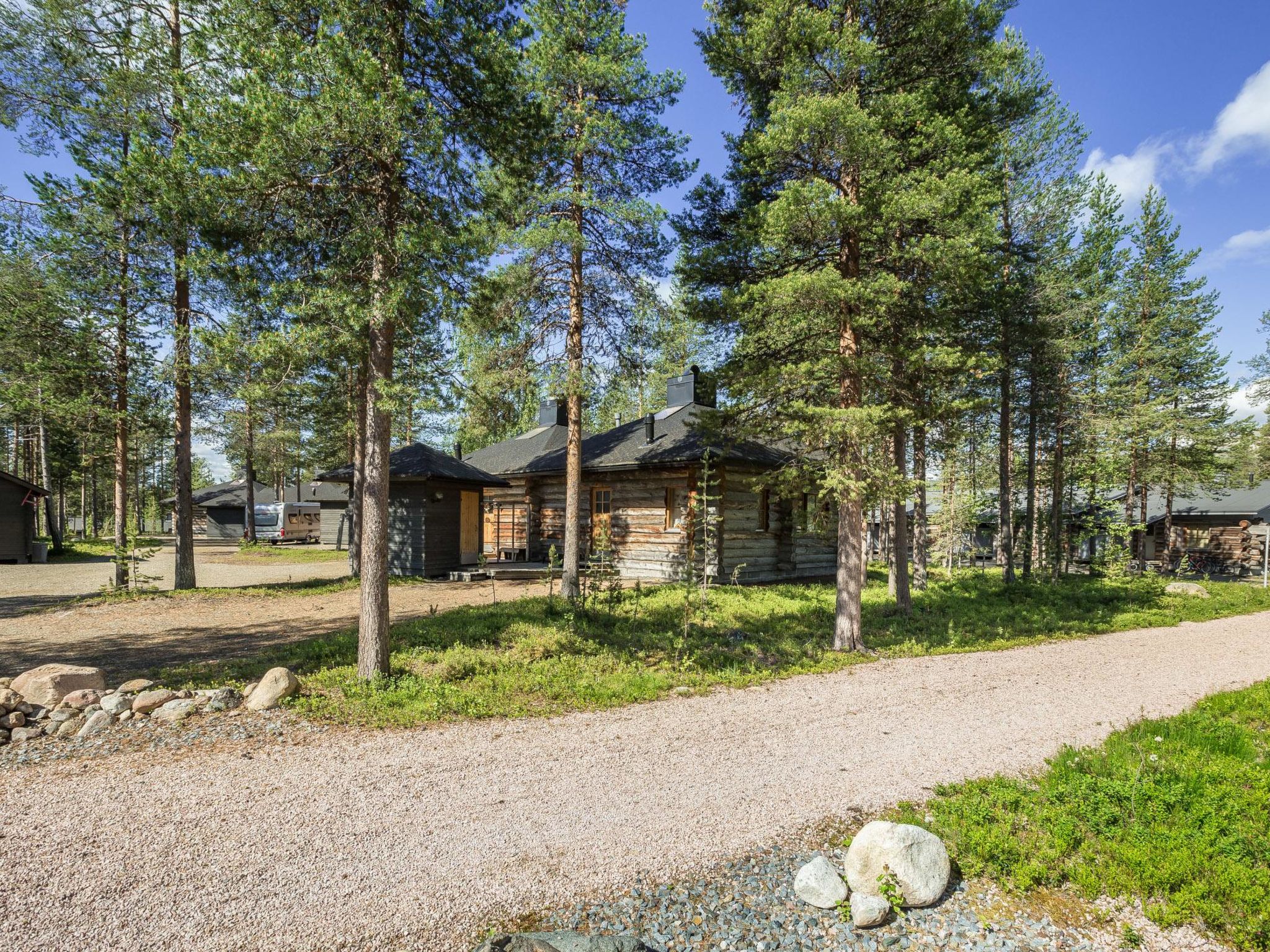 Ylläsparit as. mustikka-Dedans