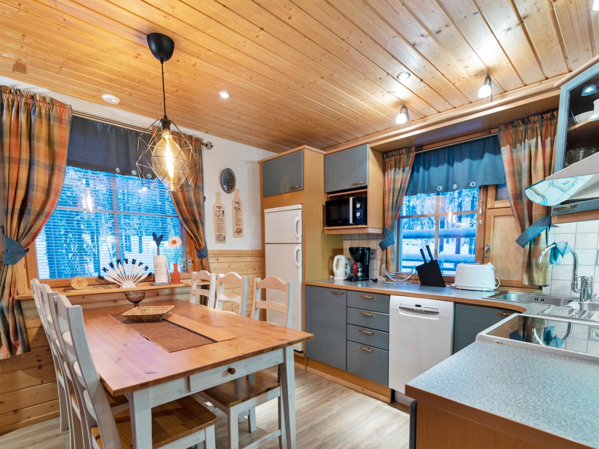 Ylläshuili 2-Dedans